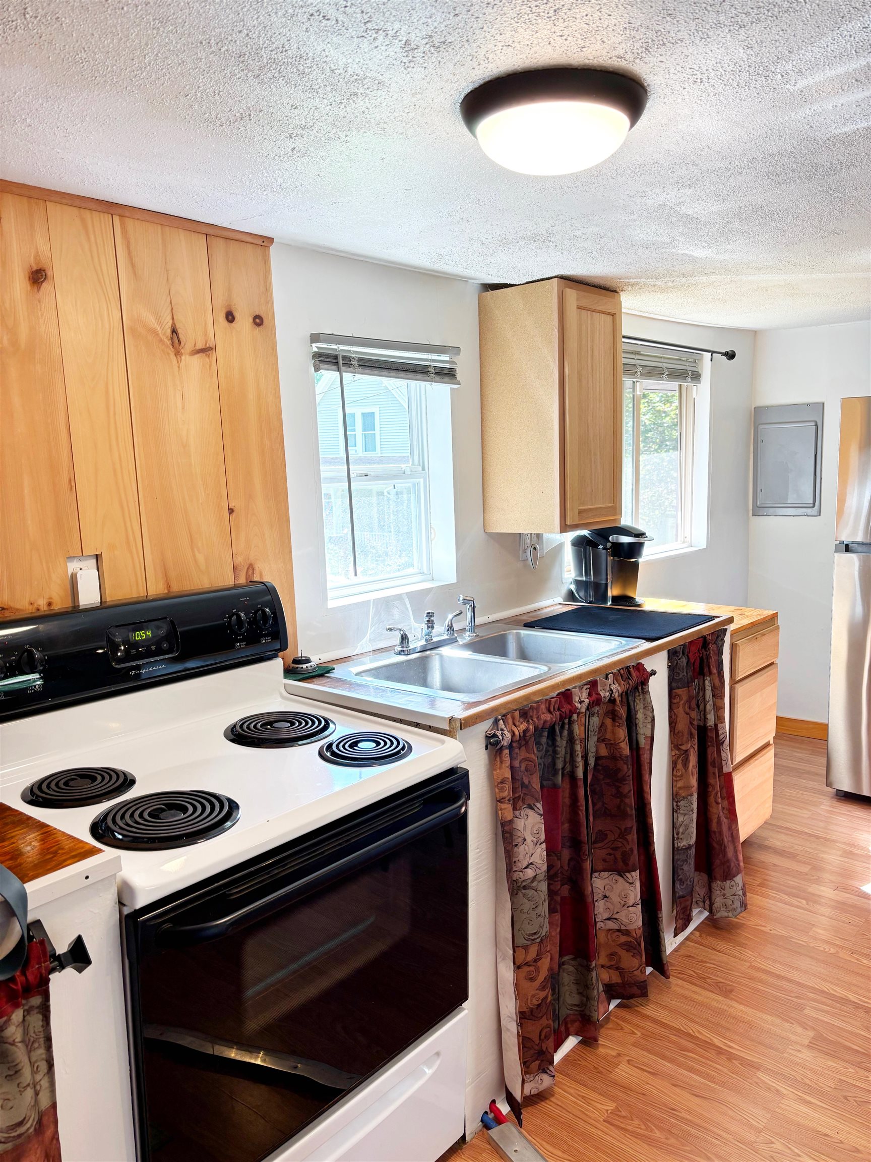 4 Upland Avenue photo 7