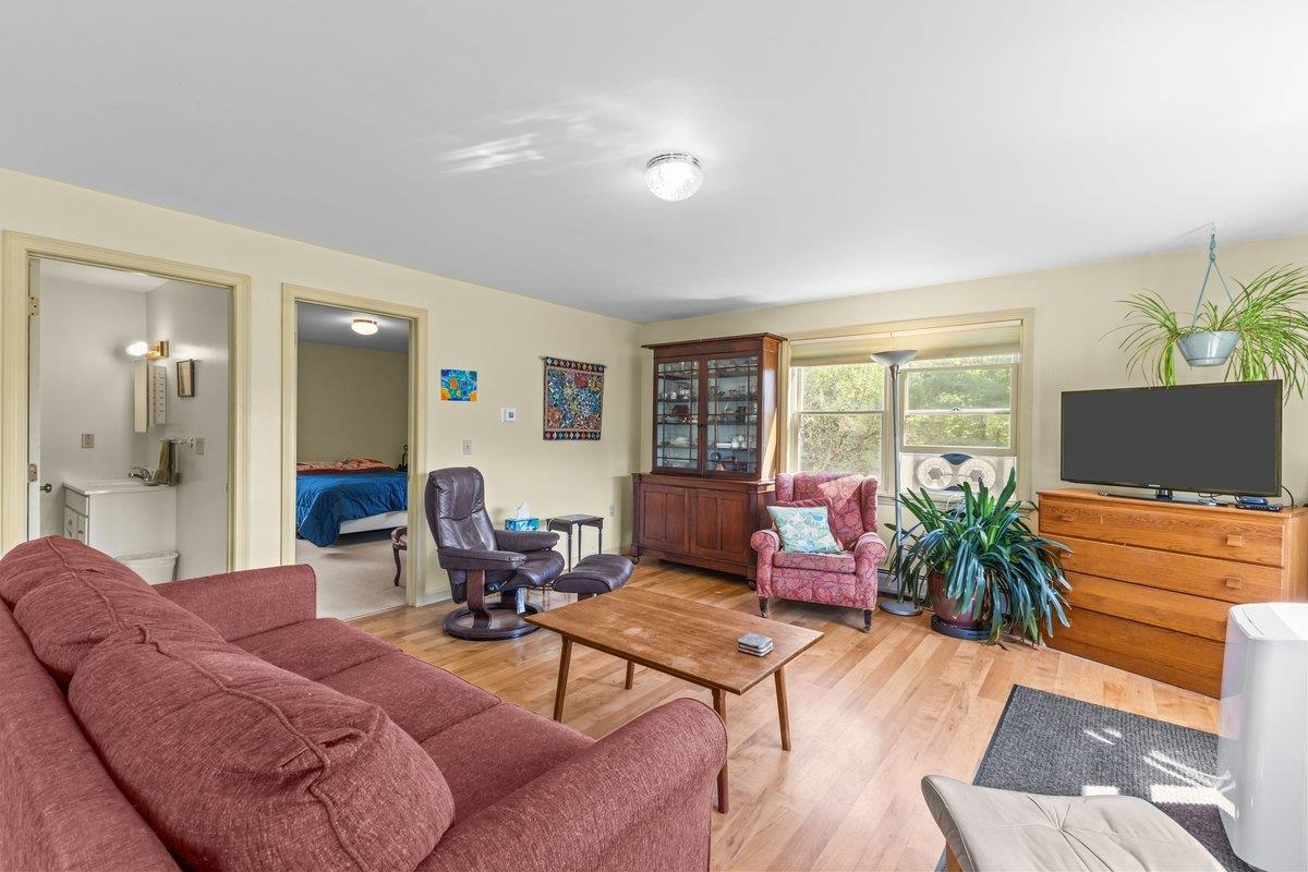 74 Pratt Road photo 11