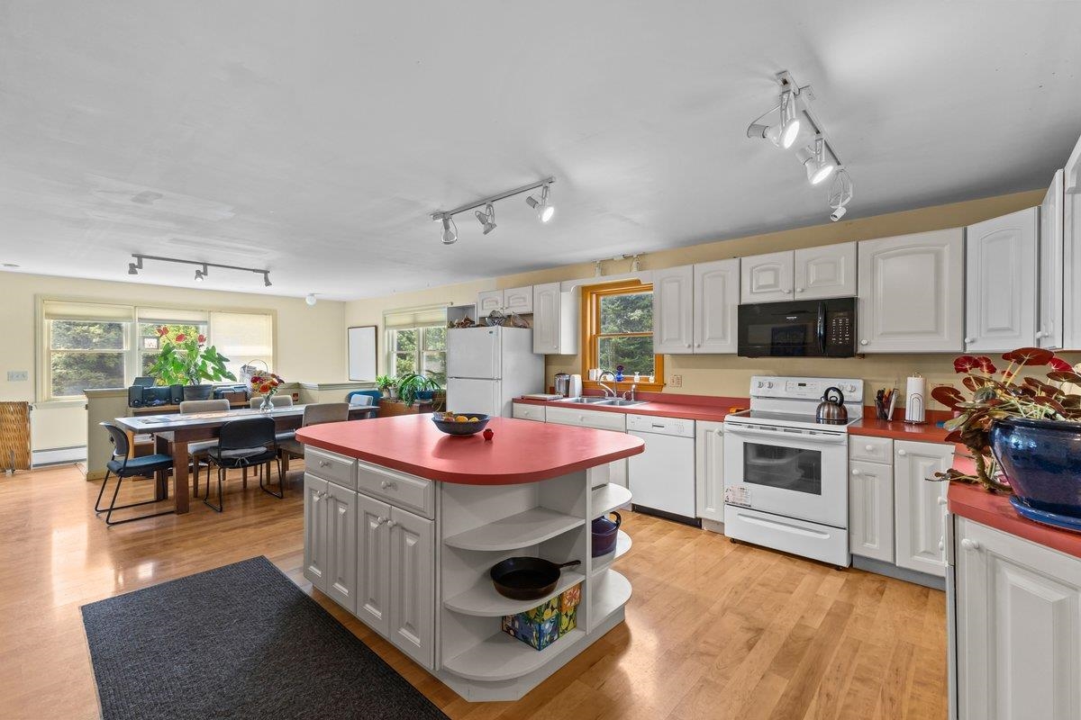 74 Pratt Road photo 5
