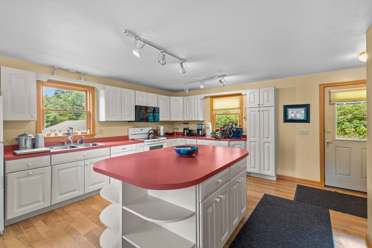 74 Pratt Road photo 6