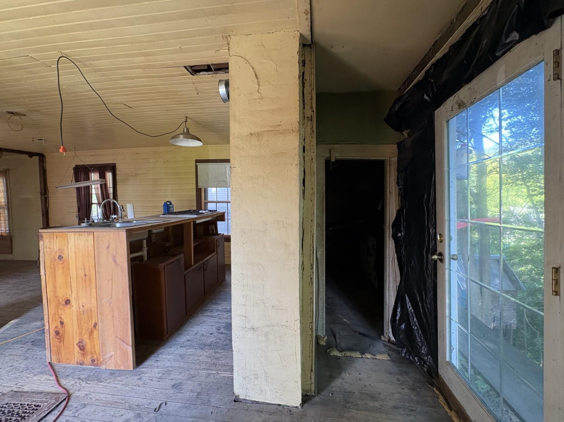 81 Vine Street photo 4