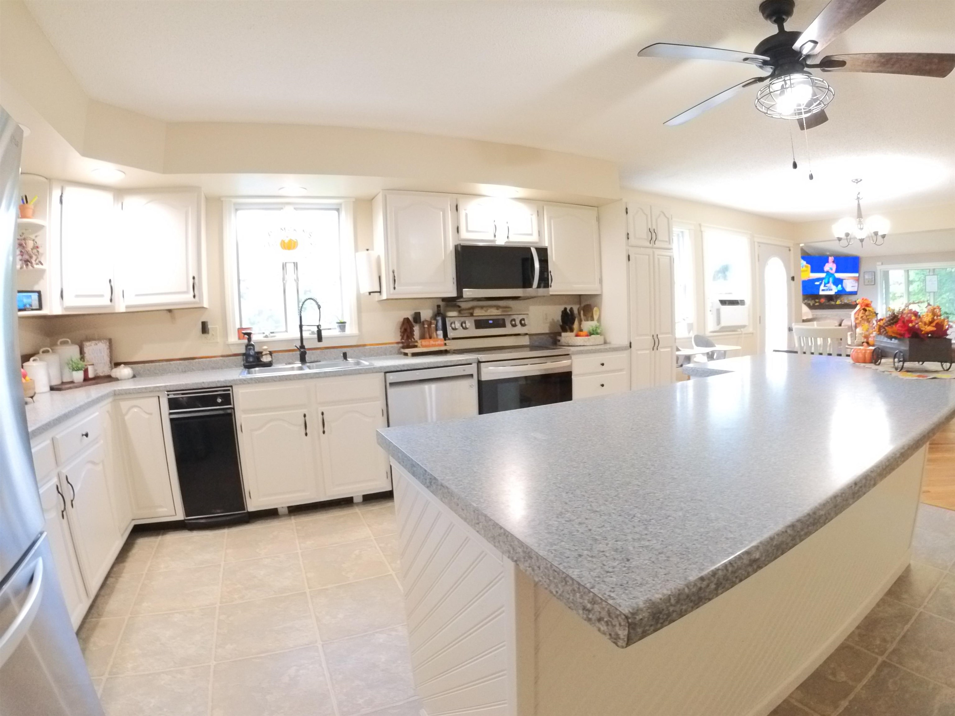 3433 Glover Street photo 14