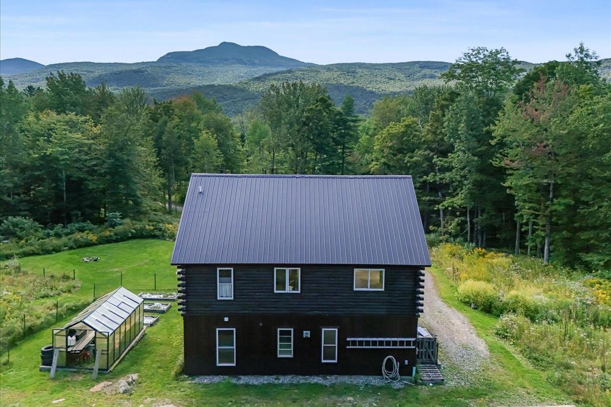 1314 Scrabble Hill Road photo 2