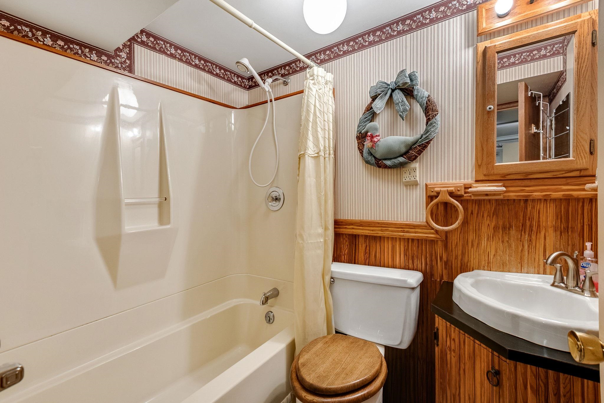 12 Grandview Avenue photo 37
