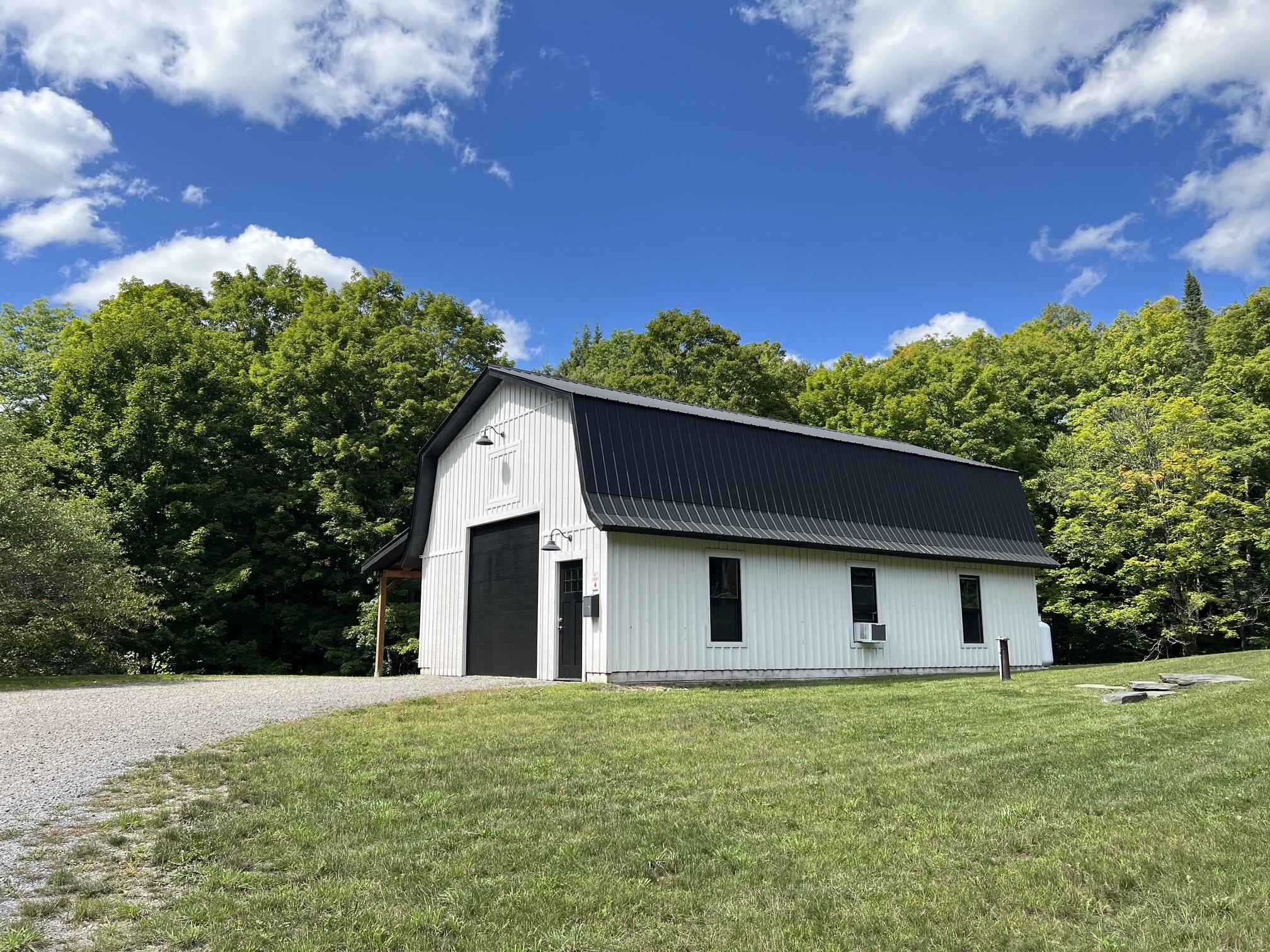 135 East Ridge Road photo 4