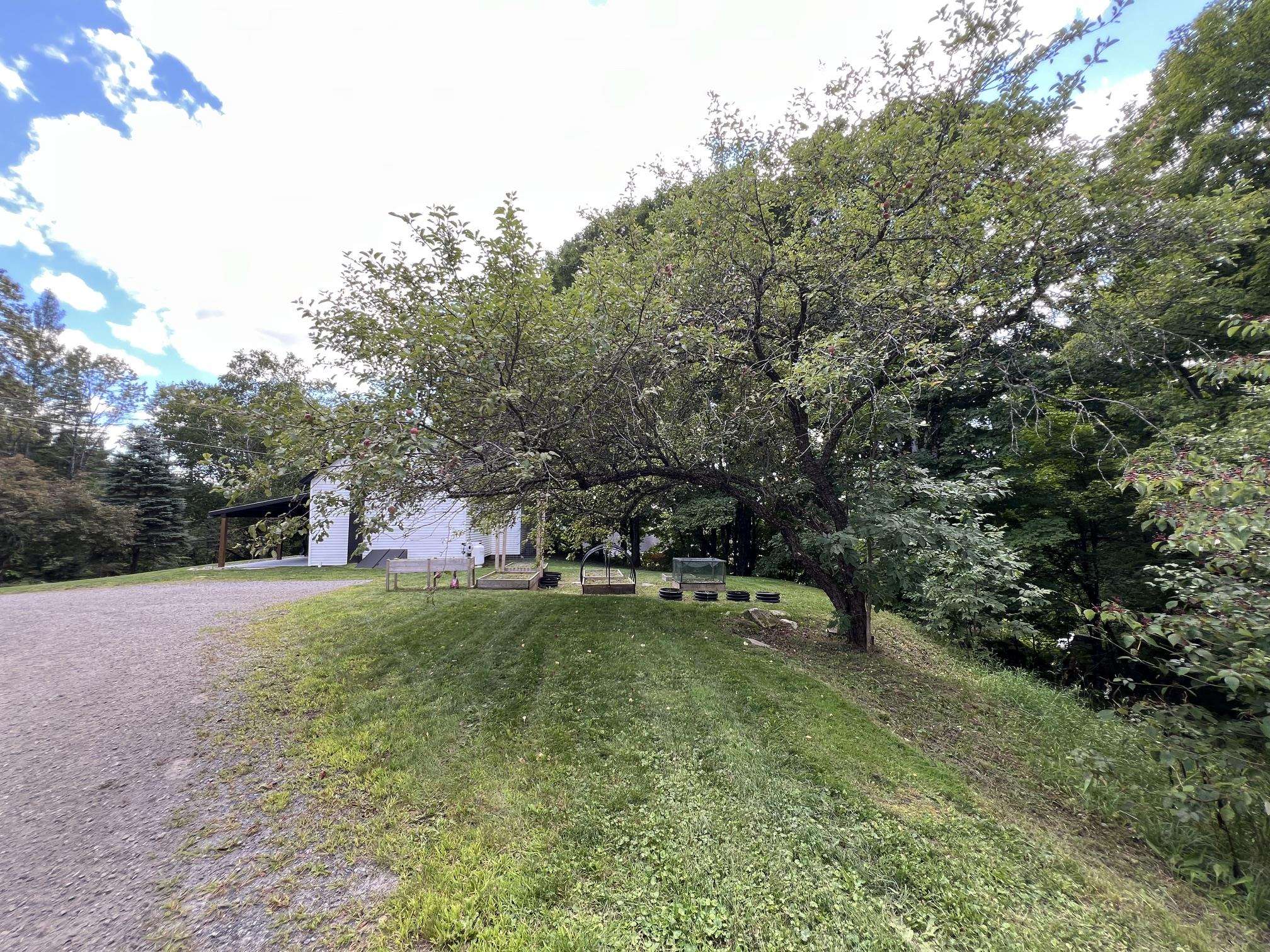 135 East Ridge Road photo 44