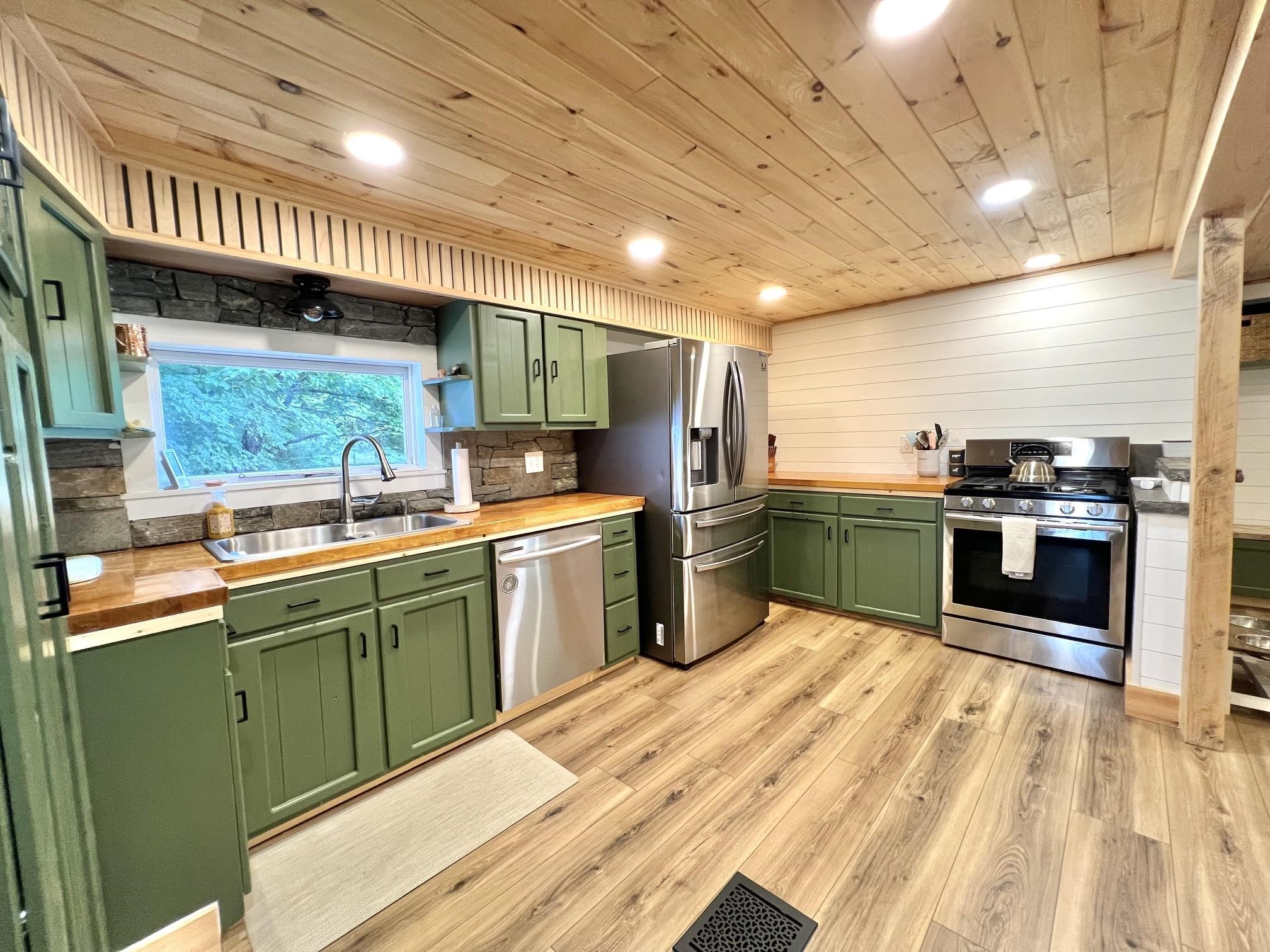 135 East Ridge Road photo 8