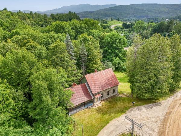 3267 Crossett Hill Road