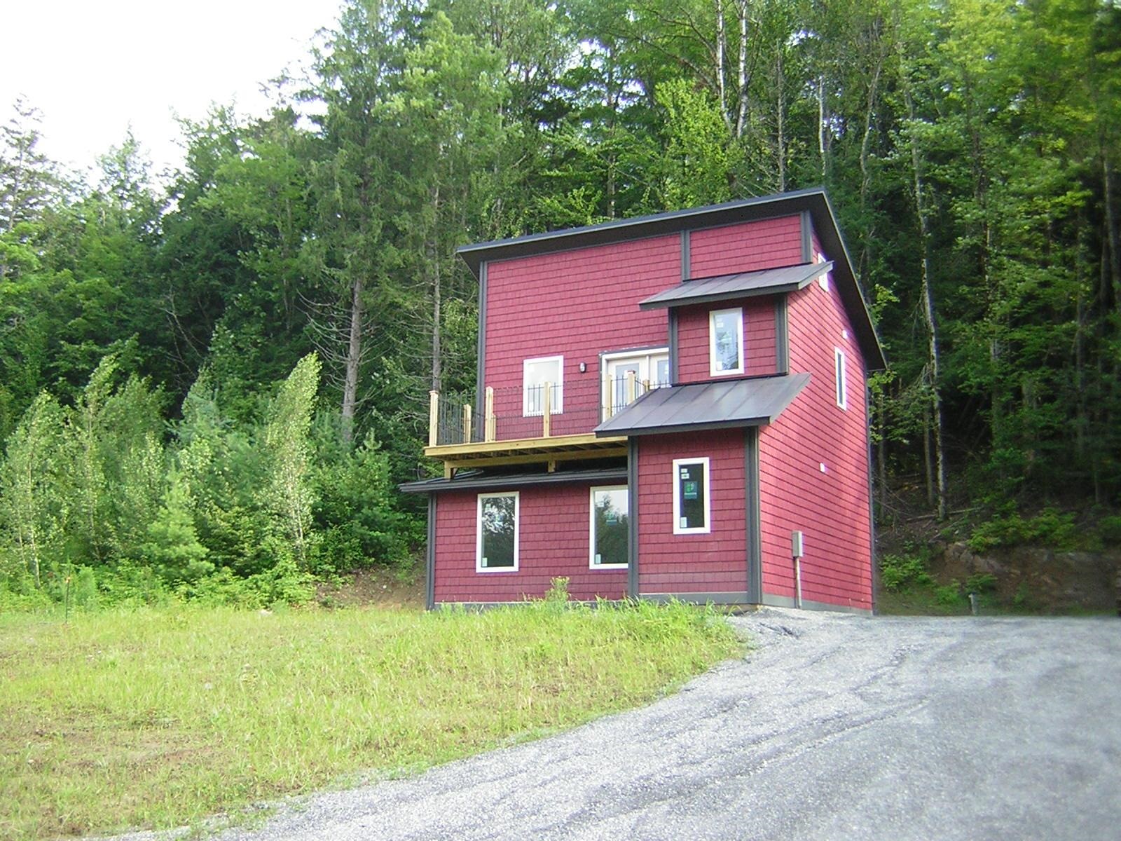 Single Family in Johnson VT