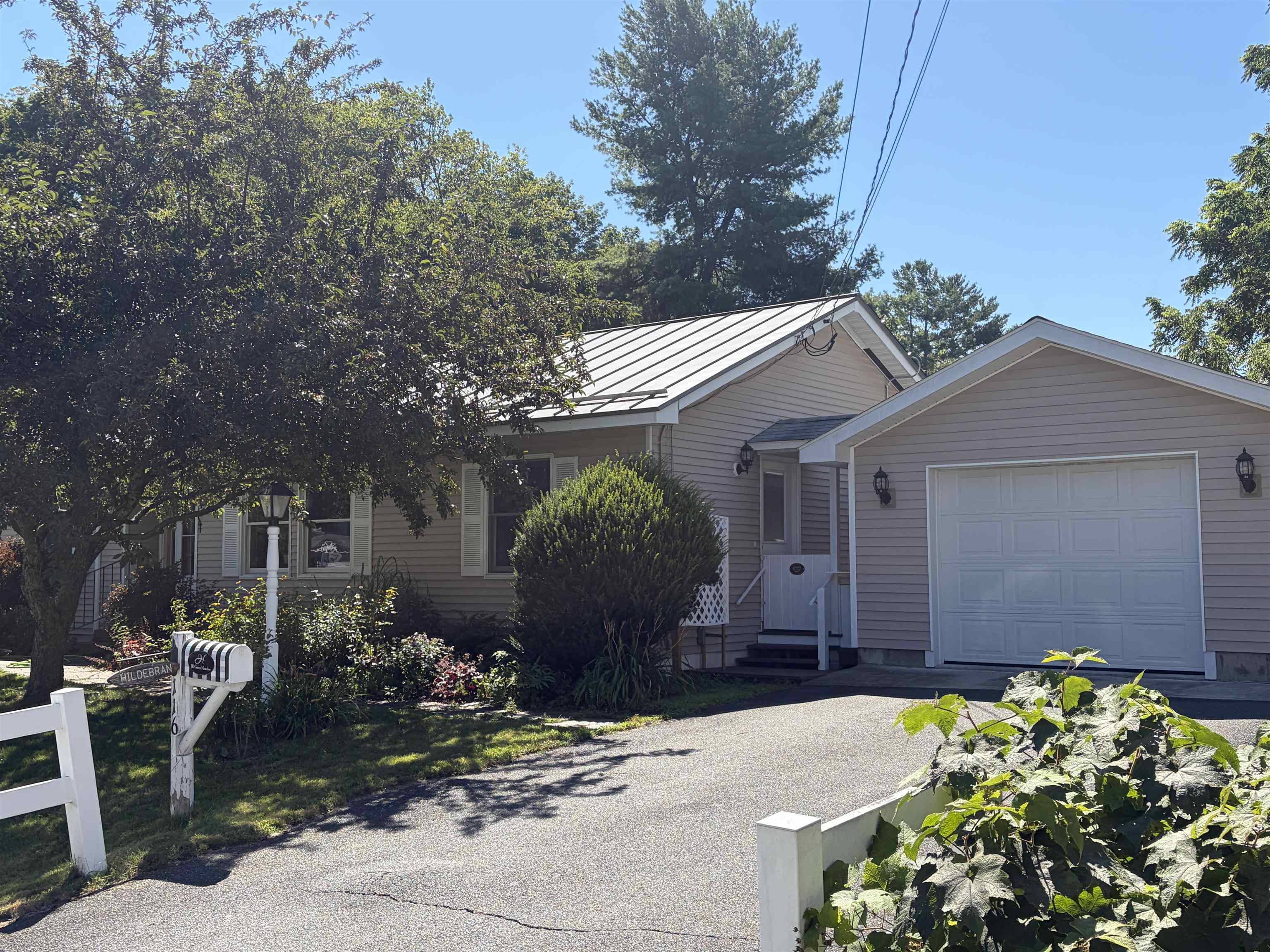 116 Green Meadow Road photo 2