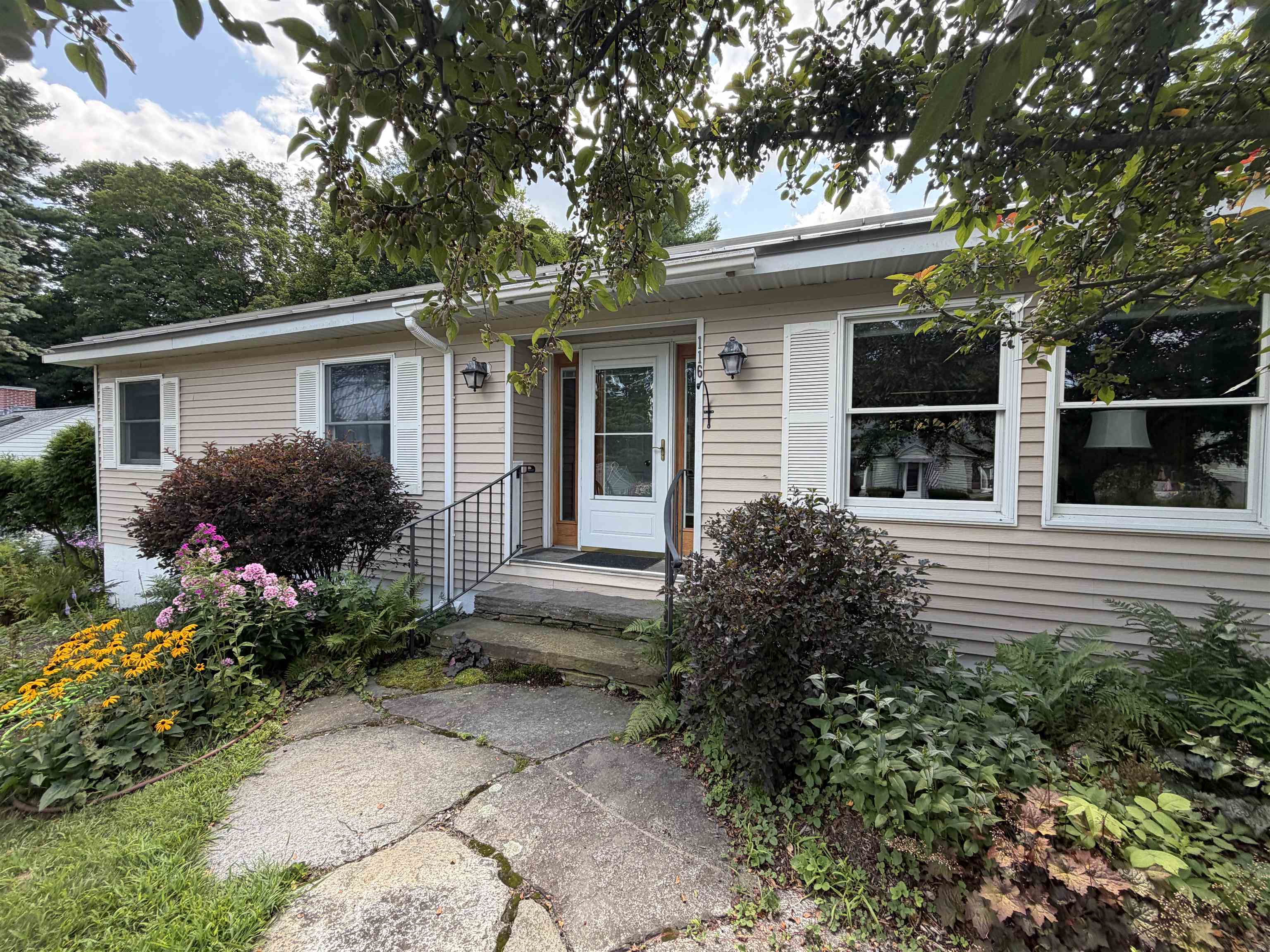 116 Green Meadow Road photo 3