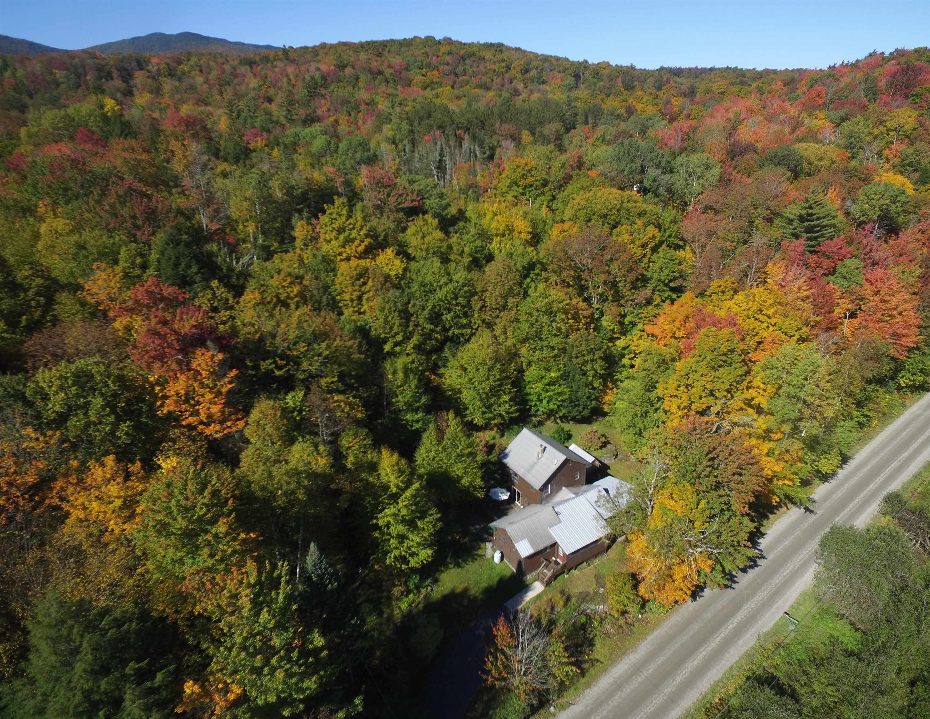 Single Family in Johnson VT