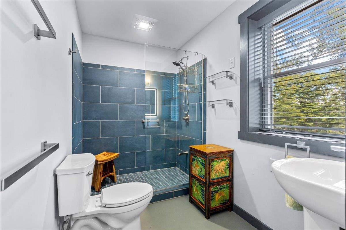 2734 Gore Road photo 13