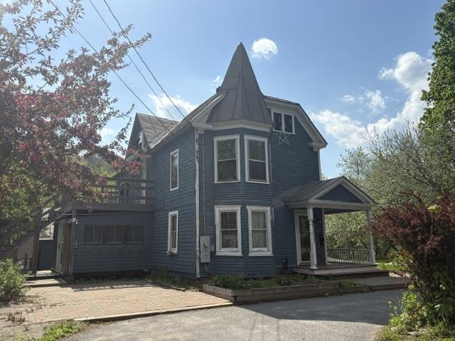 11 Maple Street photo 36