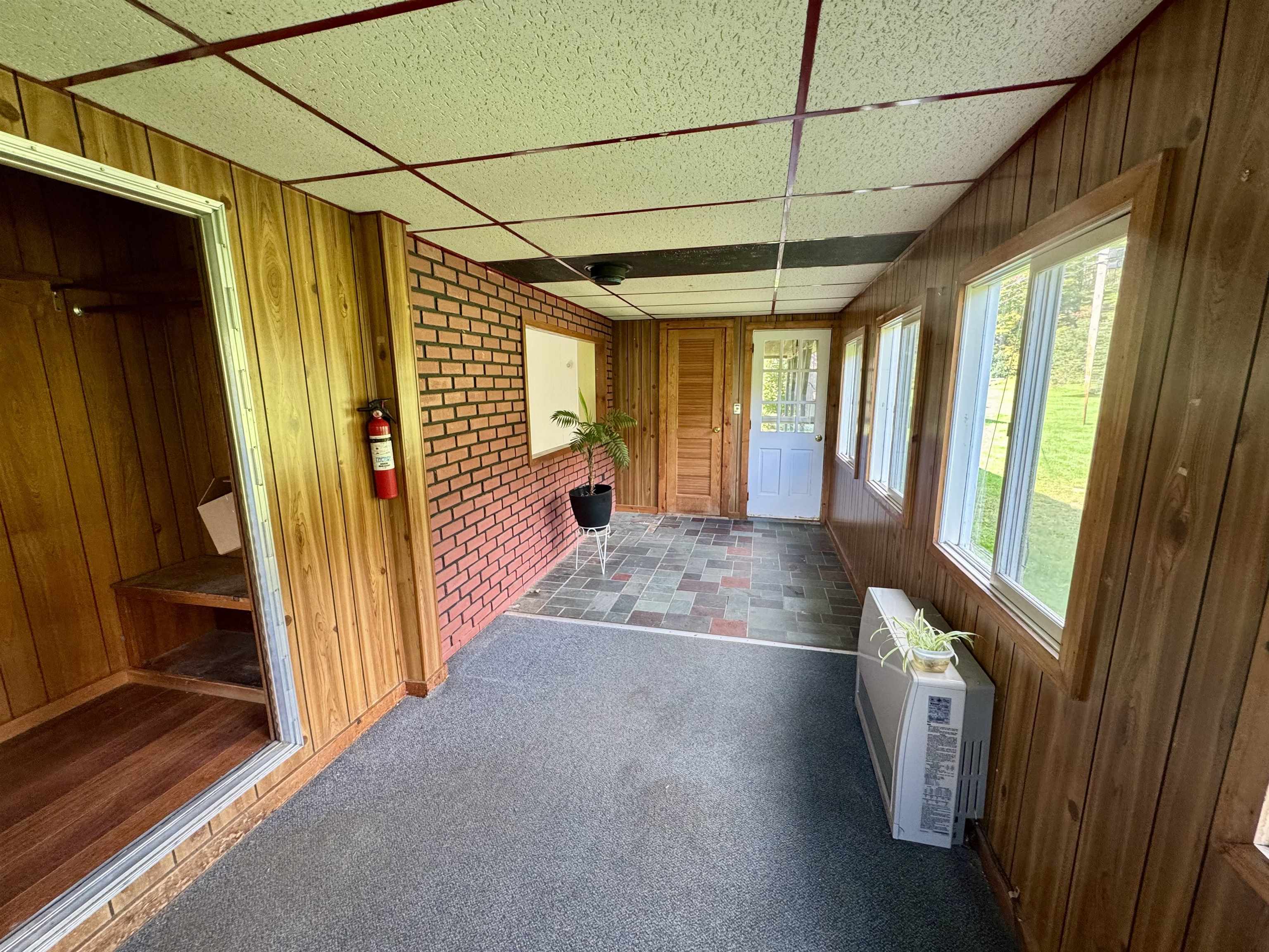 5556 W Woodstock Road photo 6