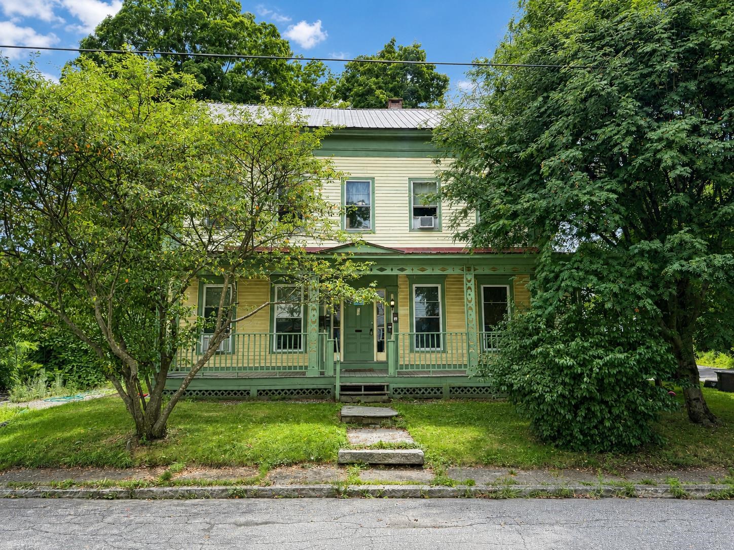 820 & 28 Western Avenue photo 9