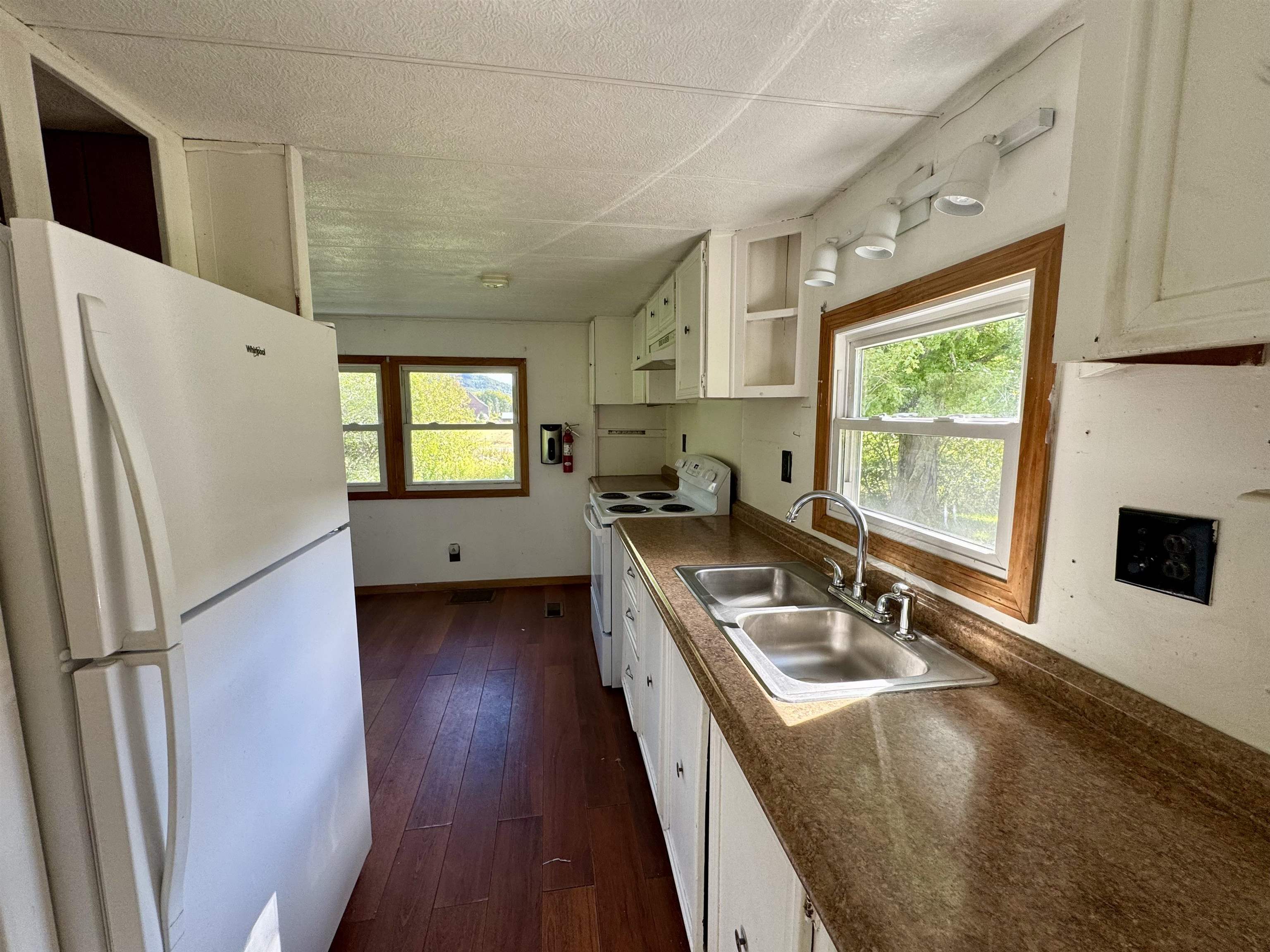 5556 W Woodstock Road photo 9