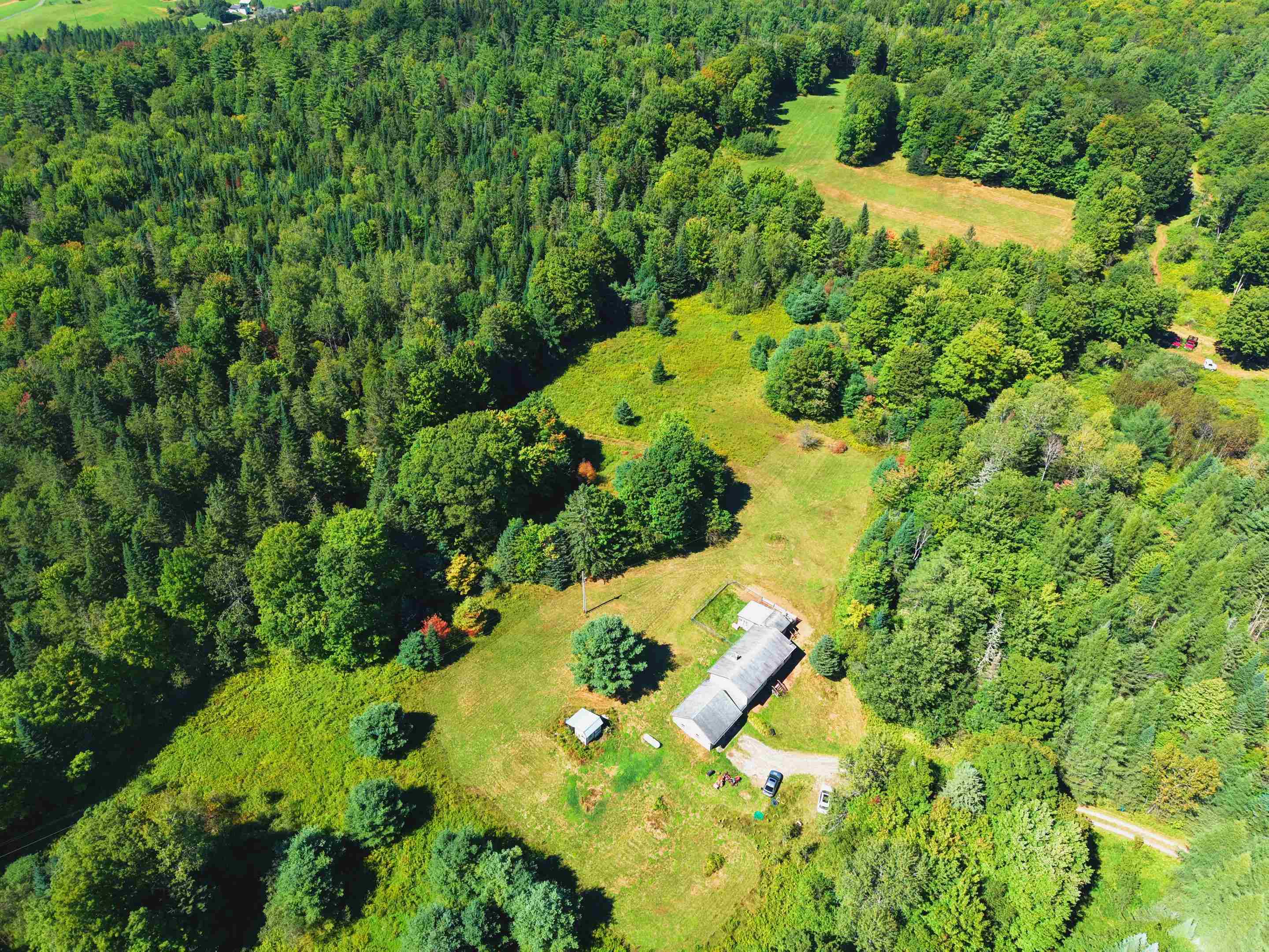 405 Sawmill Road photo 3