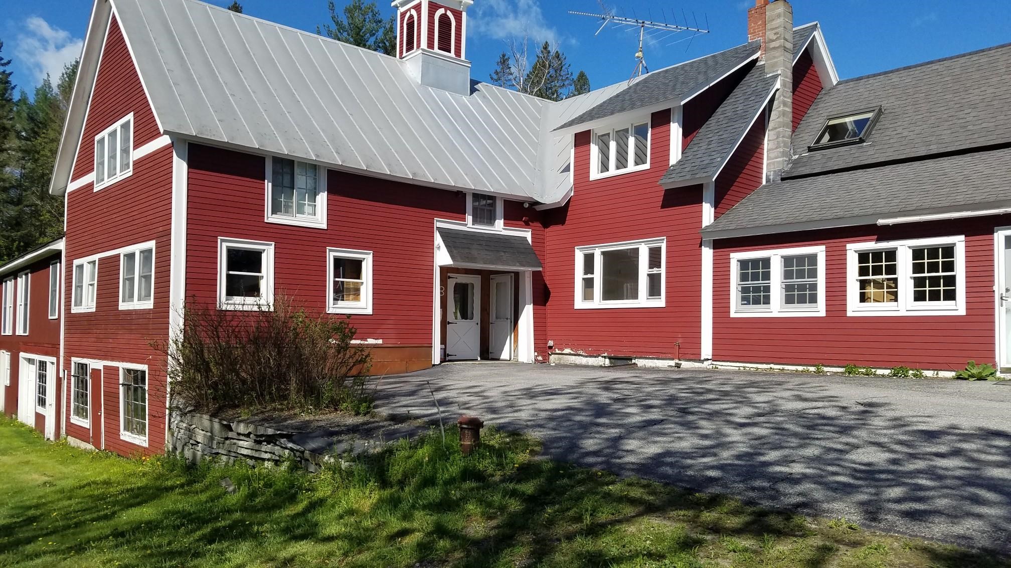 Single Family in Orange VT