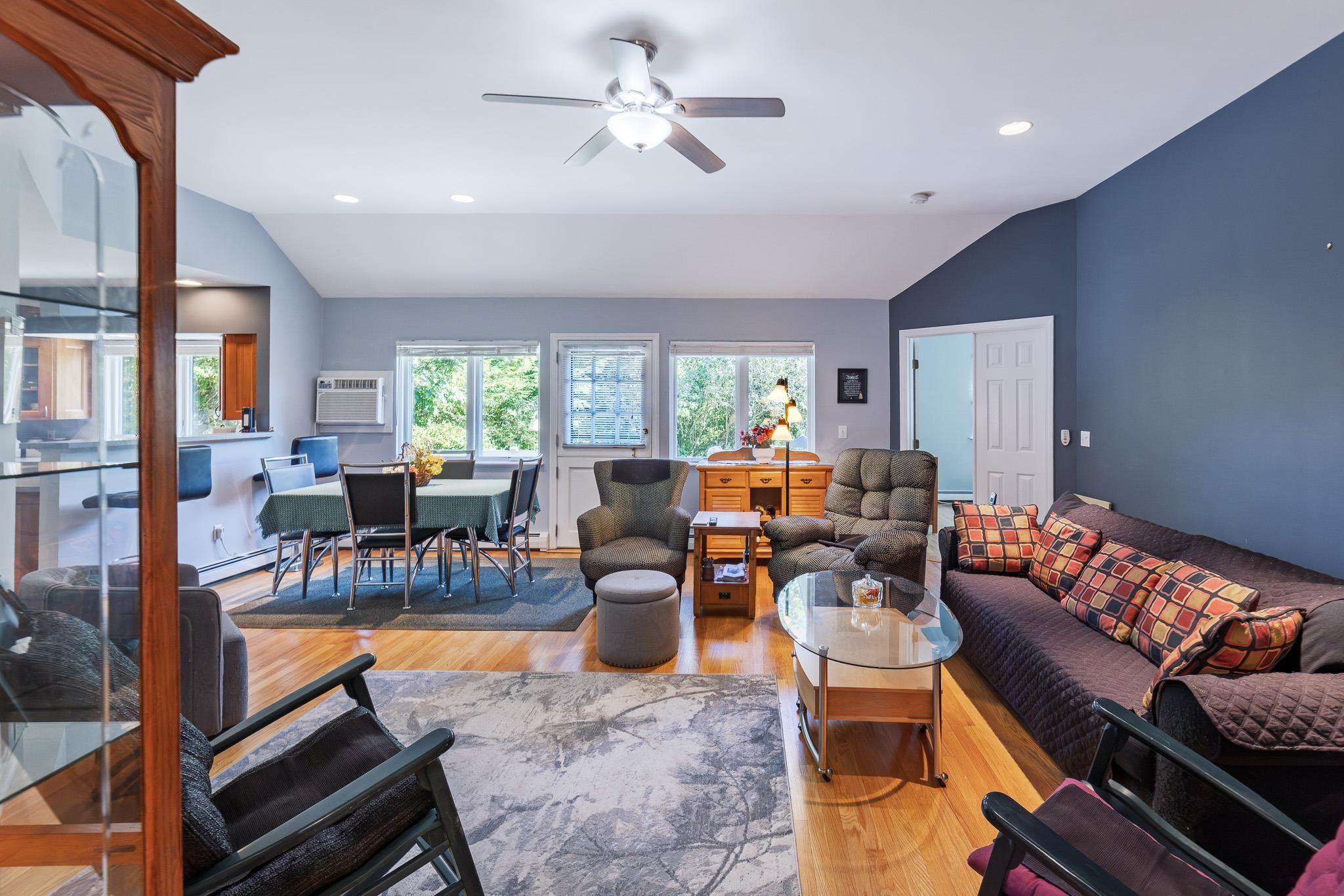 57 Laurel Lane photo 6