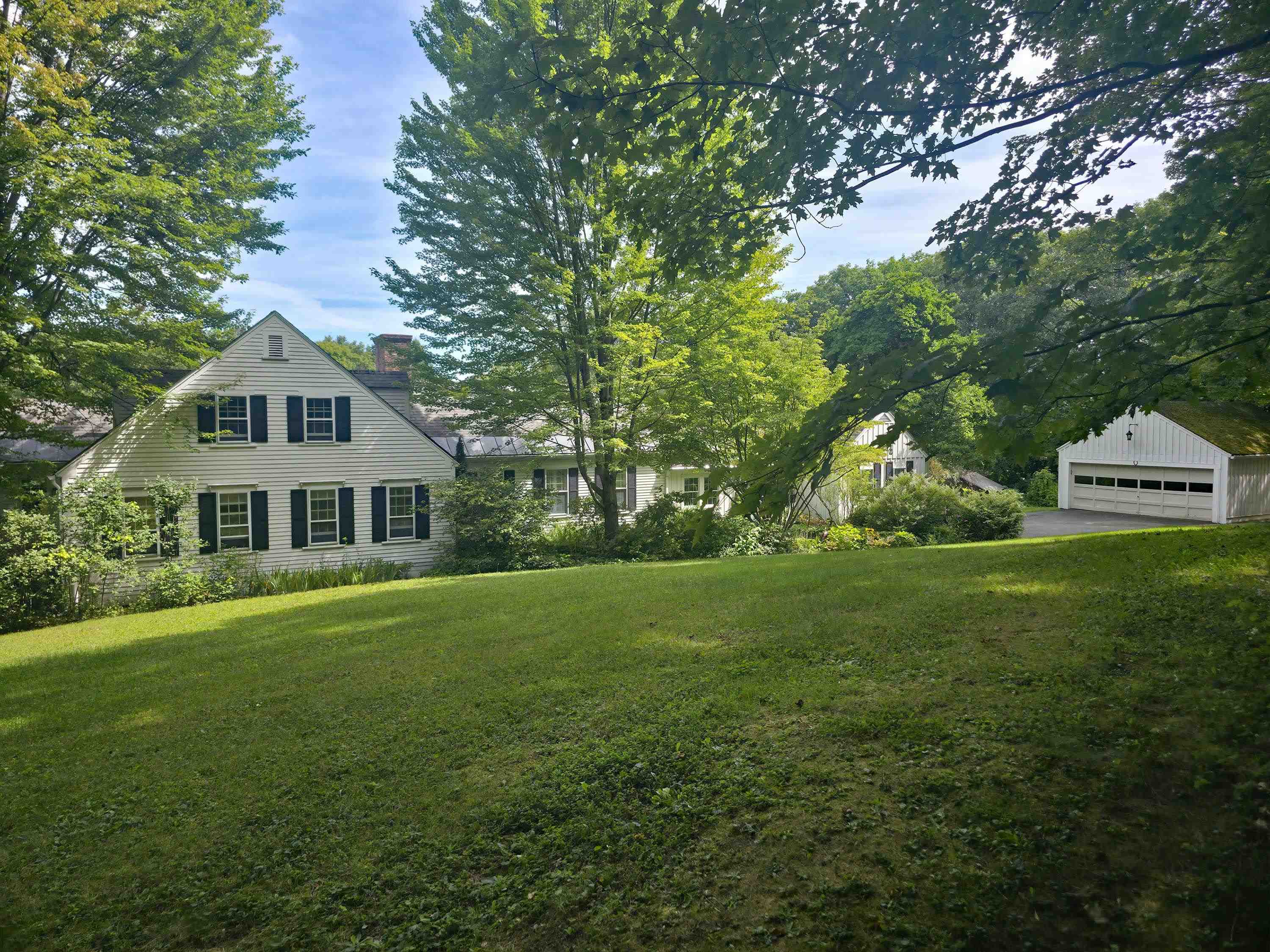 350 West Hill Road photo 1