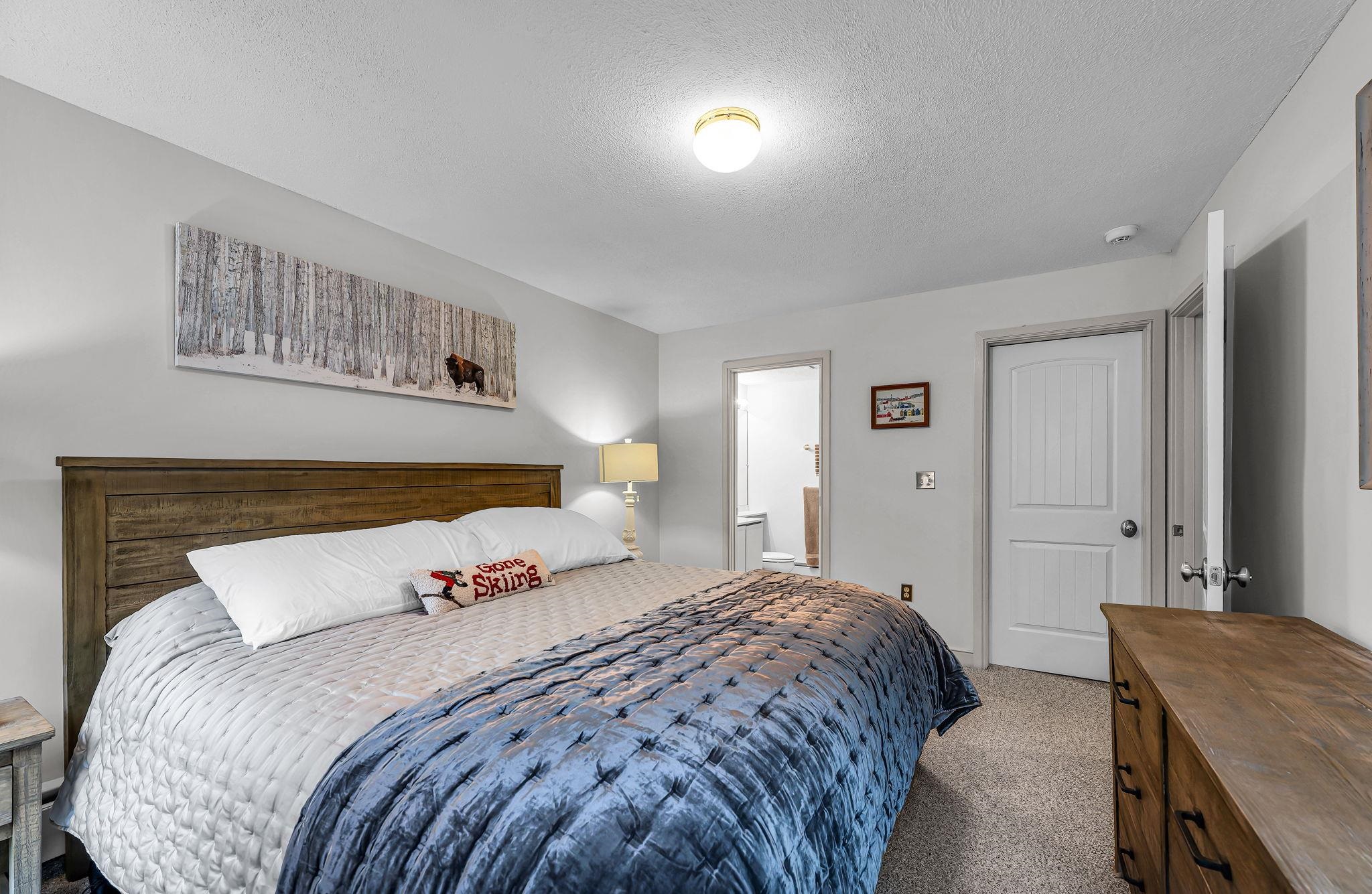 1G Northbrook Village Way photo 13