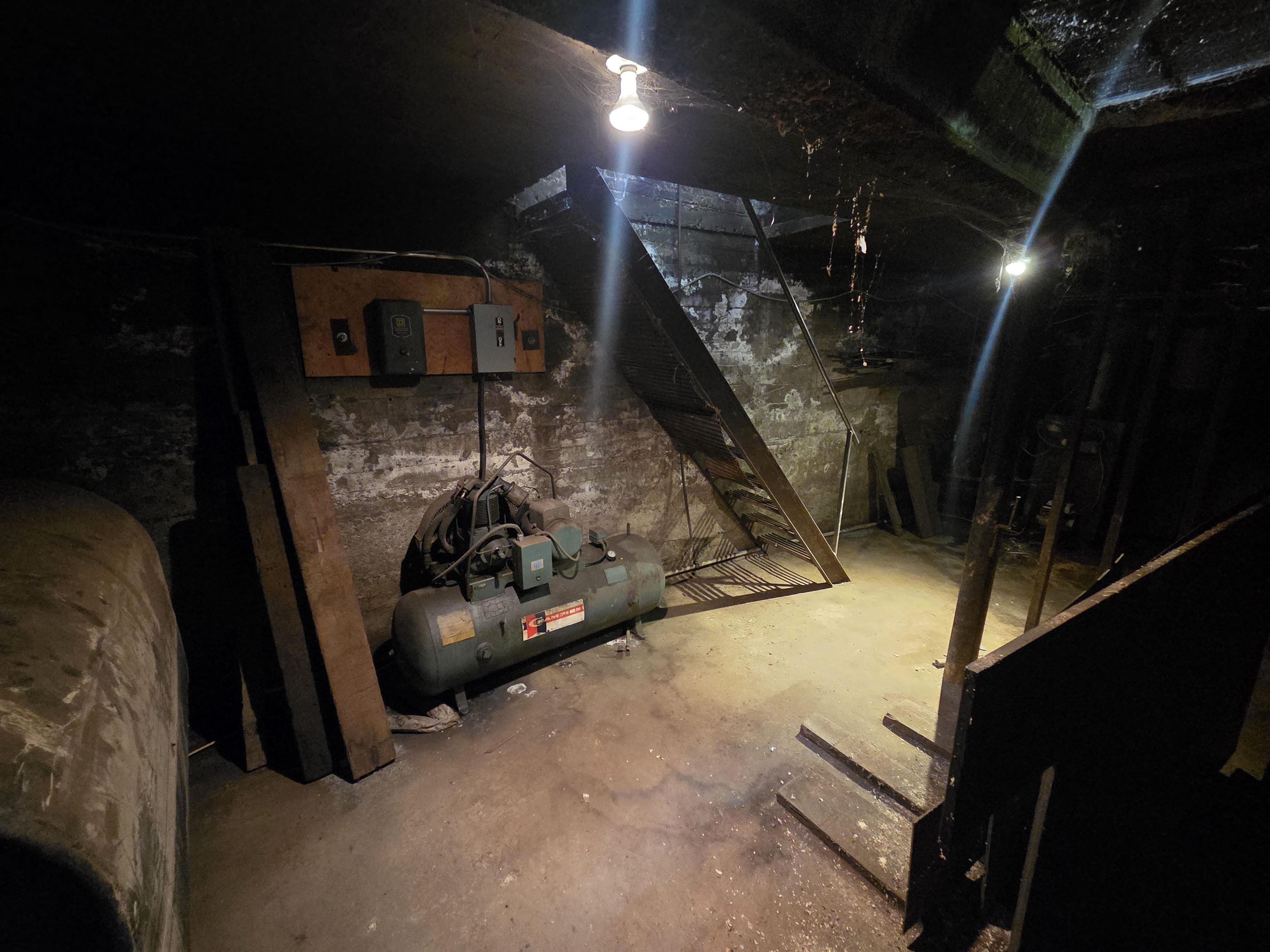 72 Flat Street photo 27