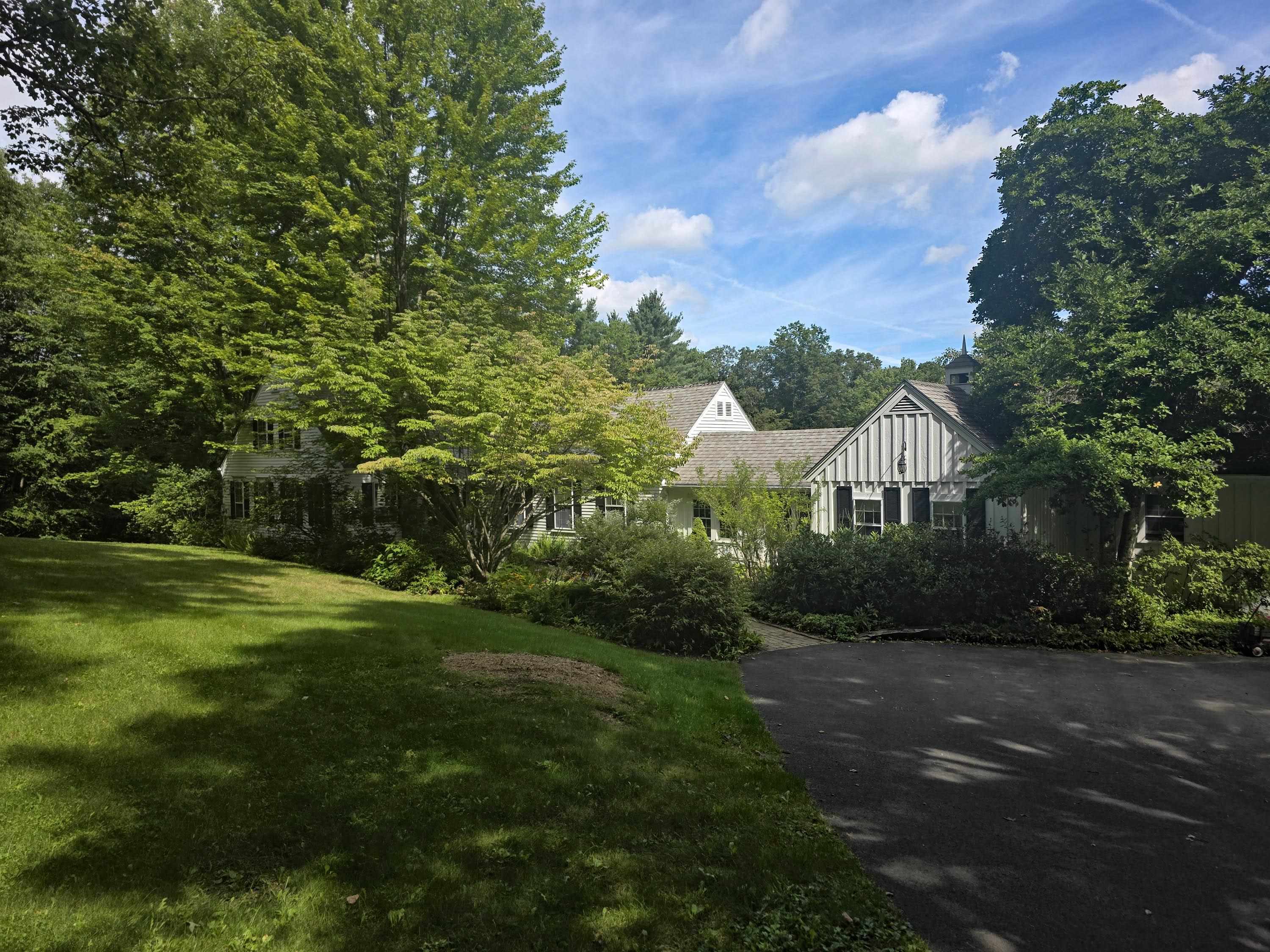 350 West Hill Road photo 3