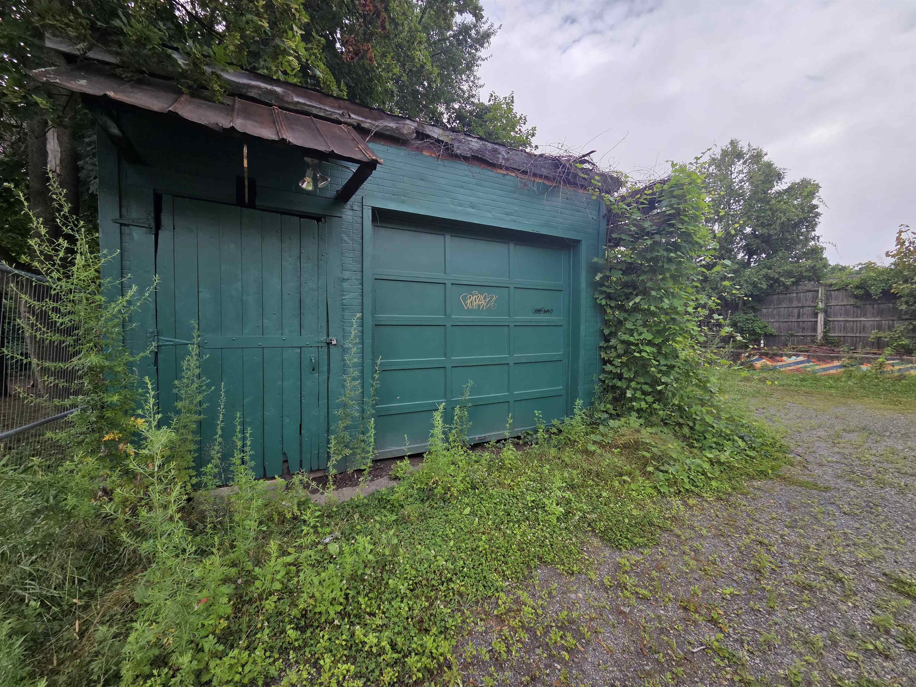 72 Flat Street photo 33