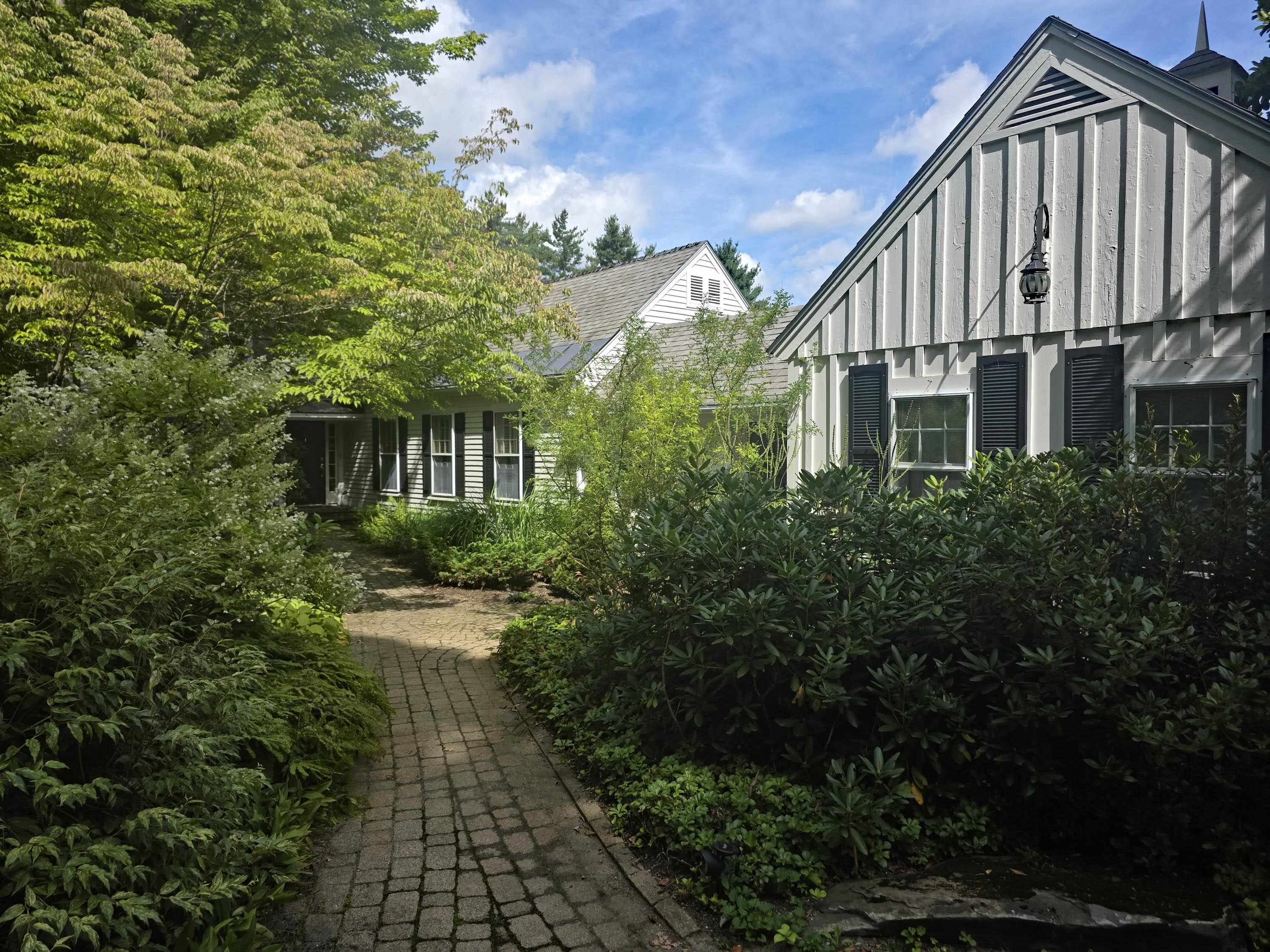 350 West Hill Road photo 4