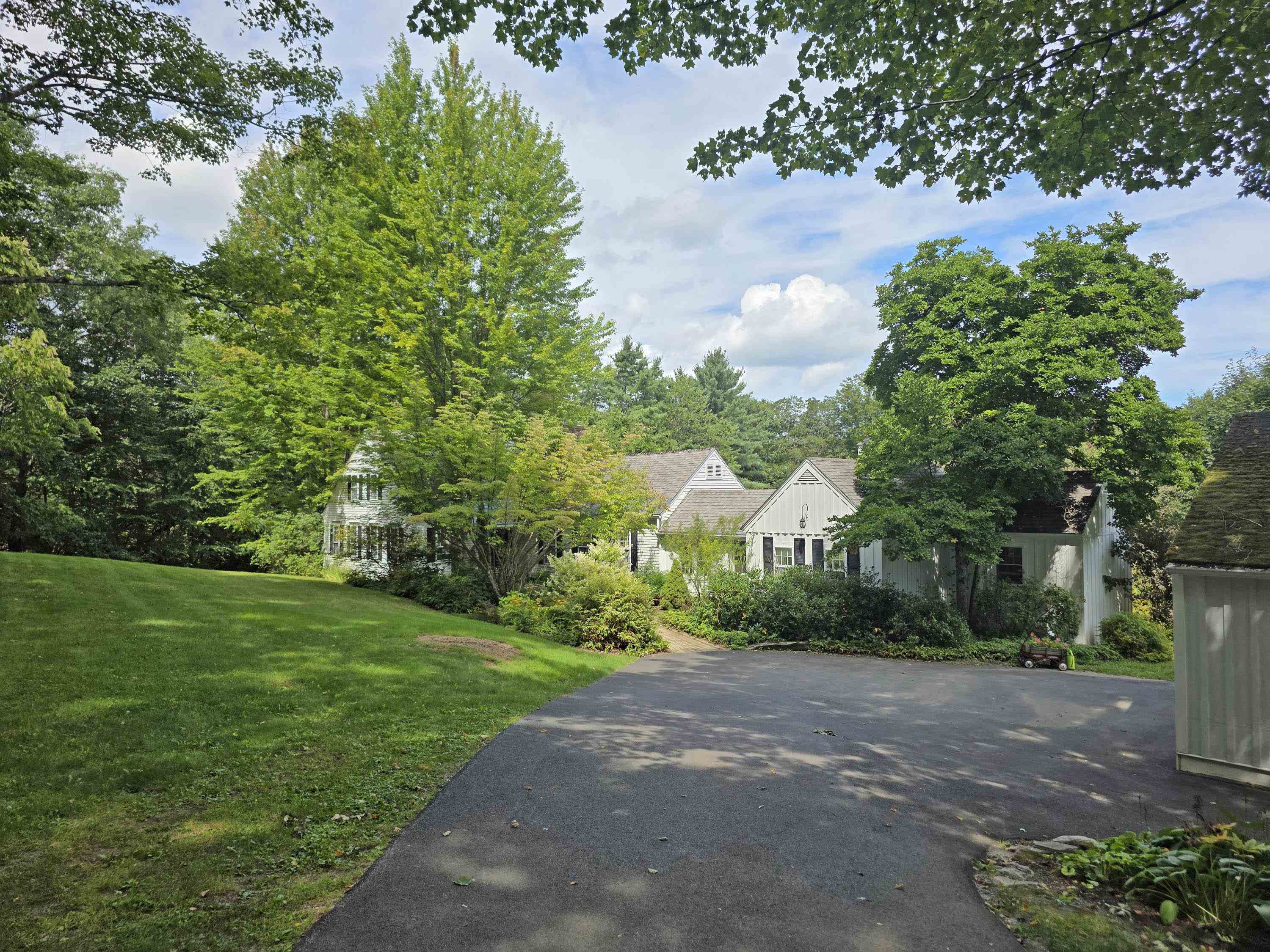 350 West Hill Road photo 5