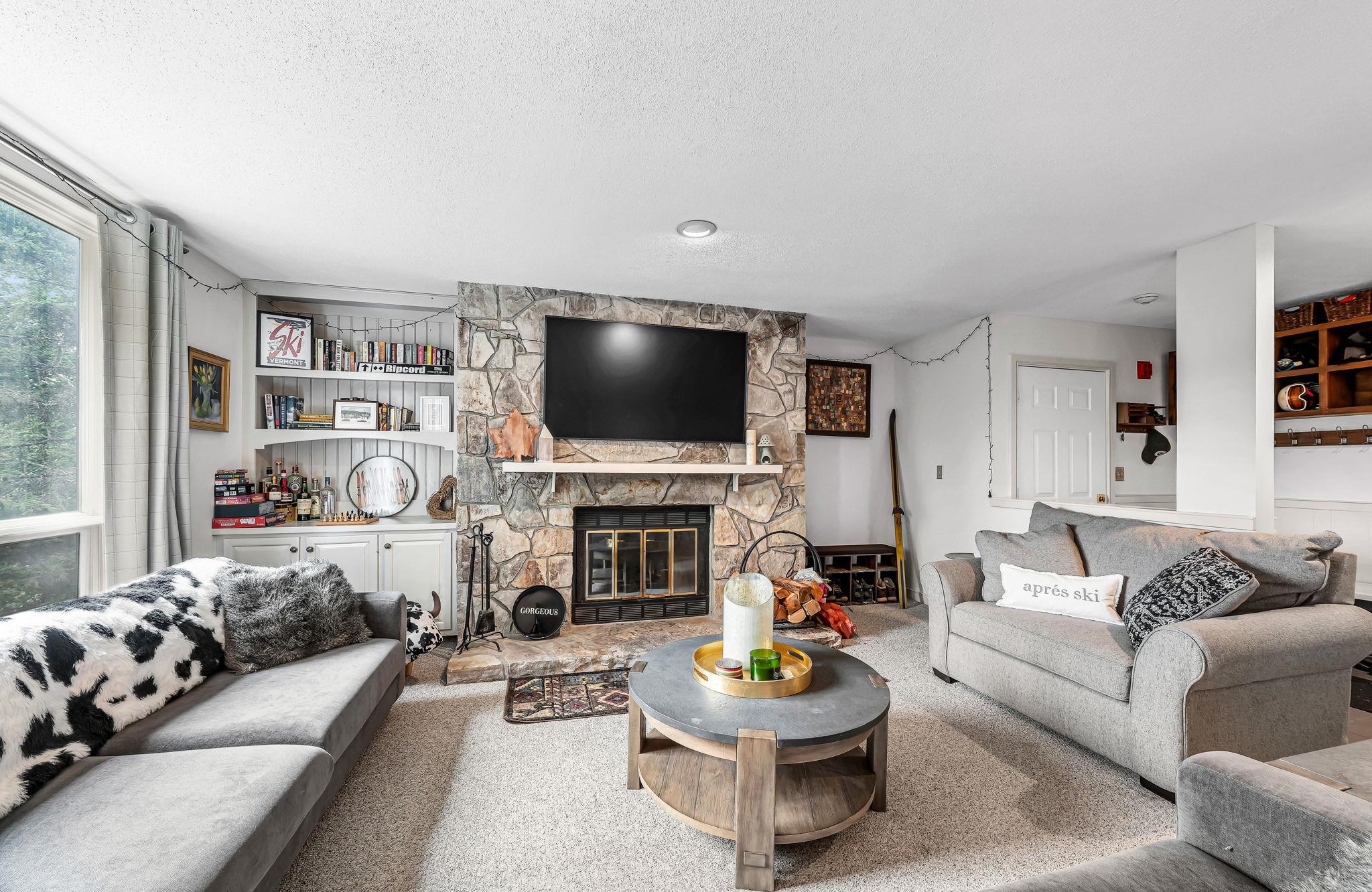 1G Northbrook Village Way photo 7