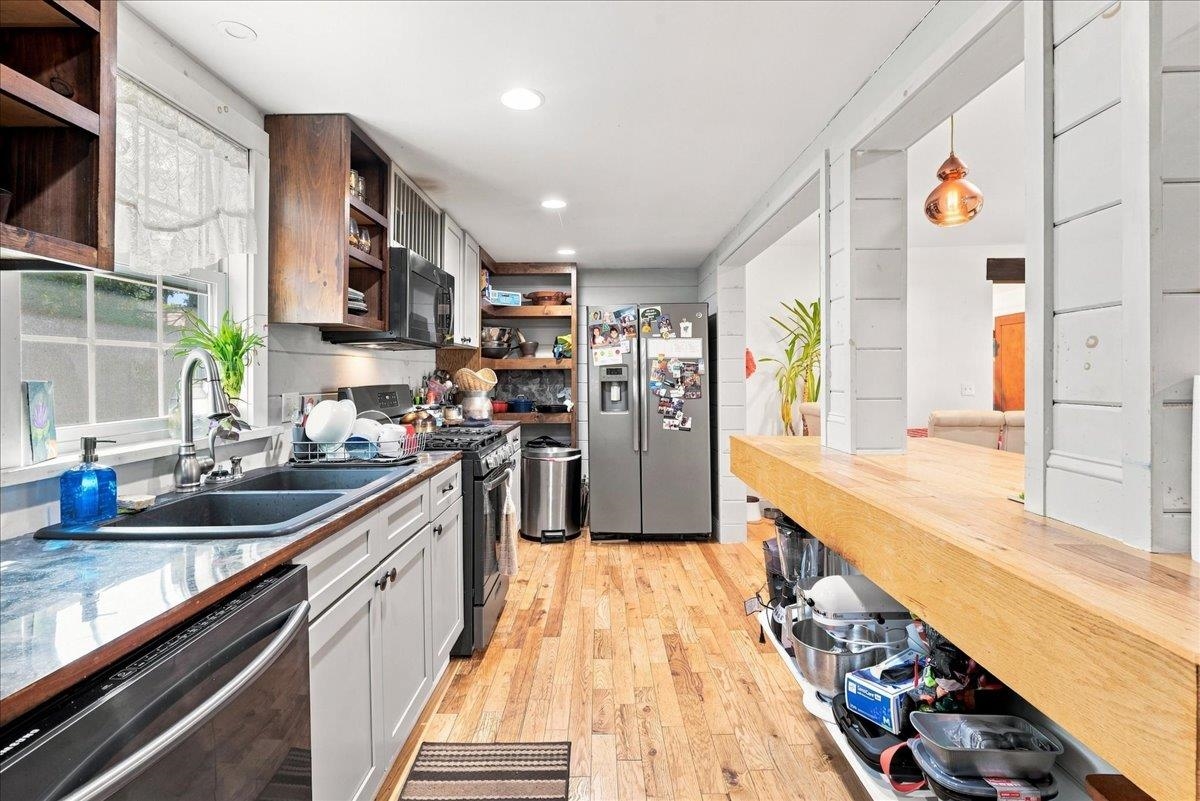 266 Lake Street photo 10