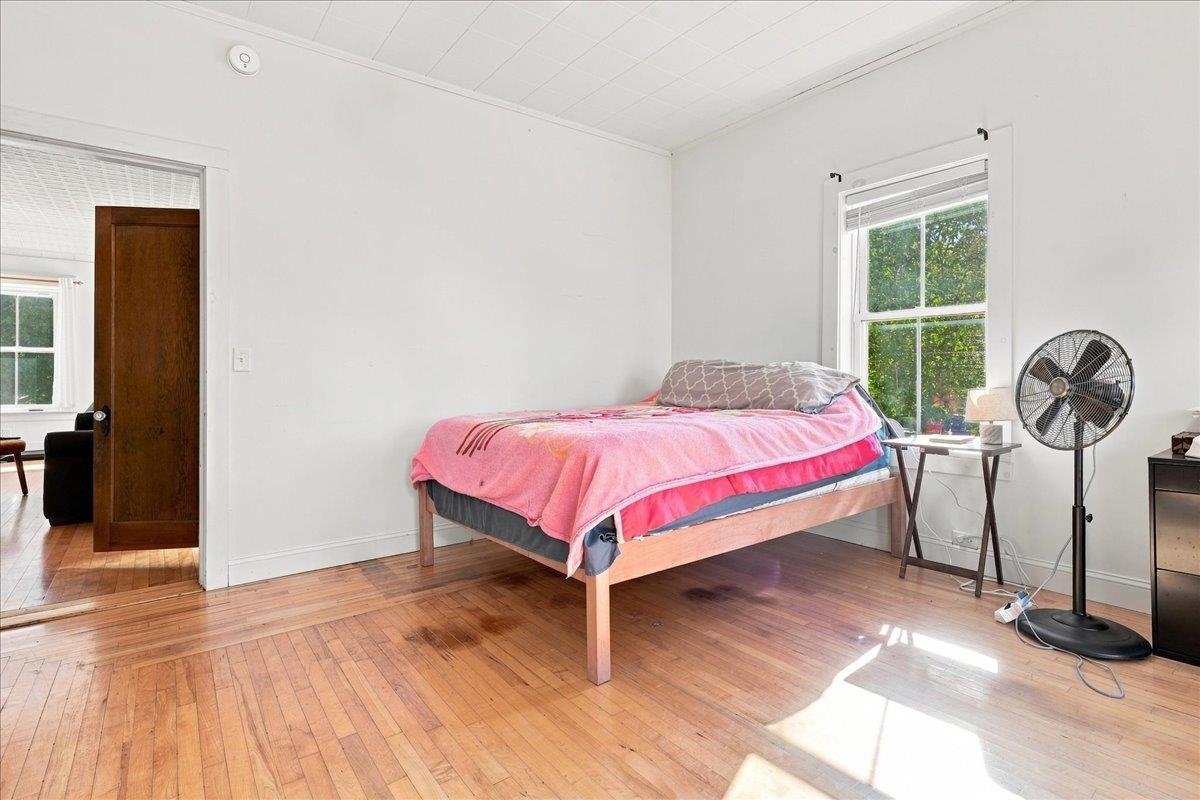 266 Lake Street photo 17