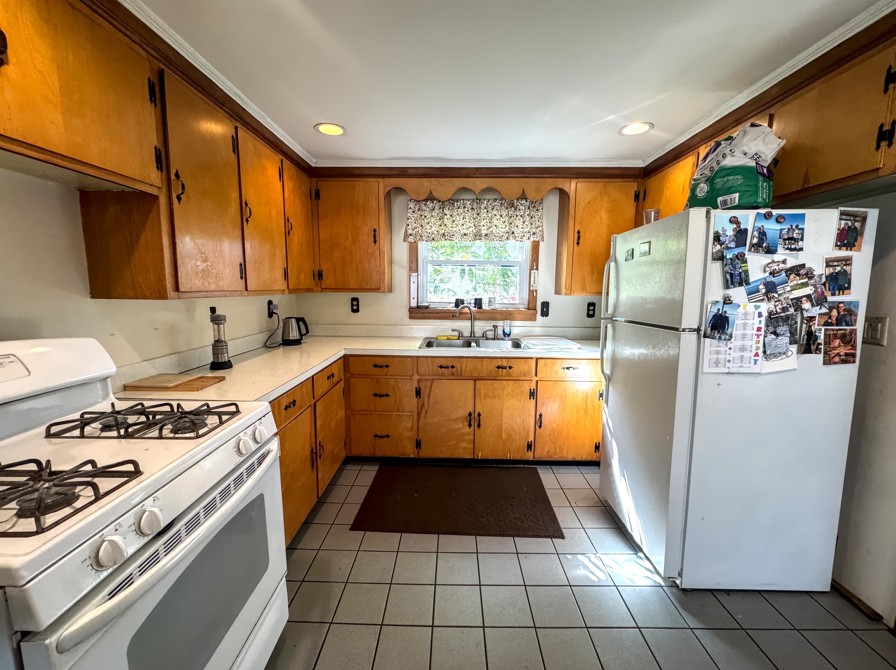 220 Gage Street photo 19