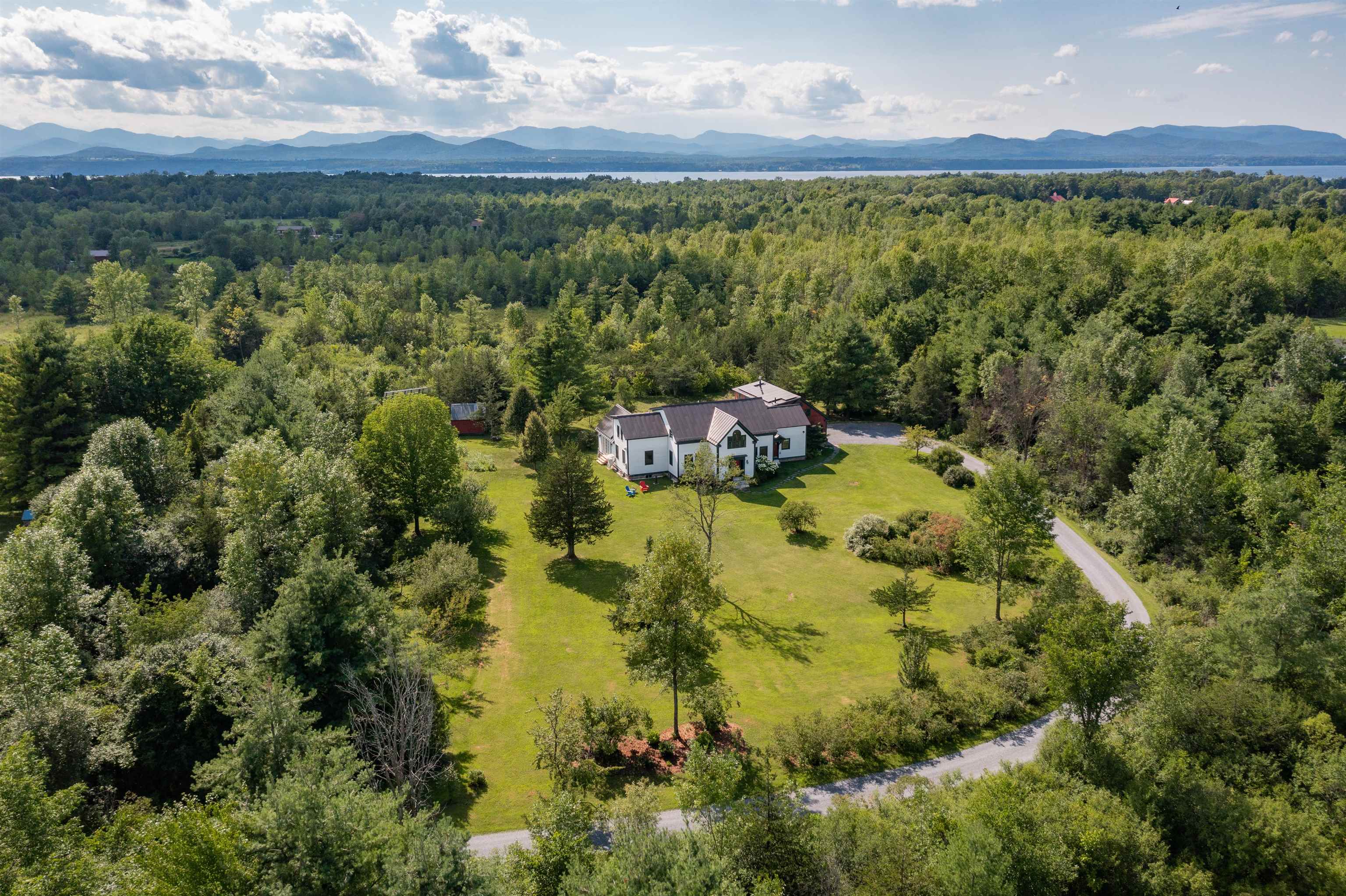 1576 Ferry Road photo 2