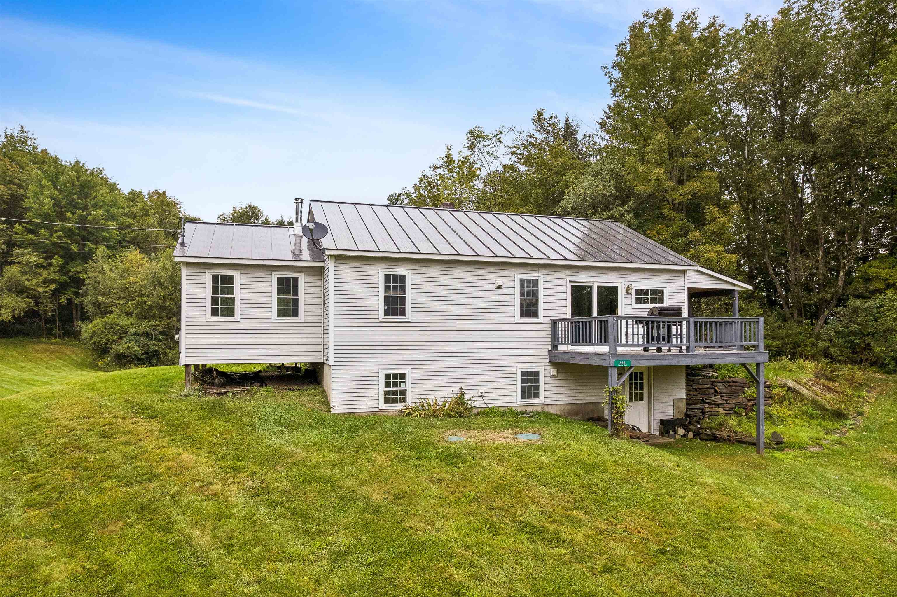 292 Spooner Road photo 2