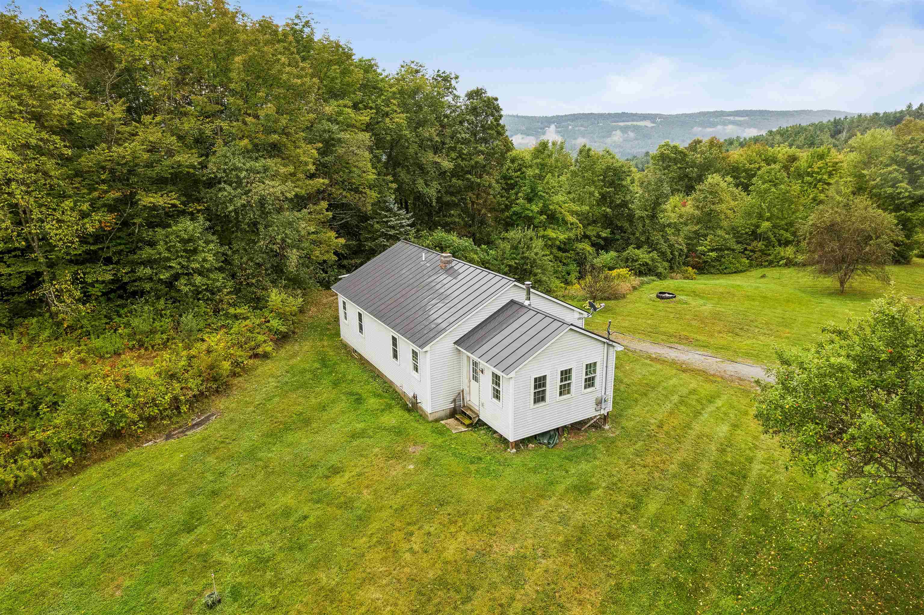 292 Spooner Road photo 4