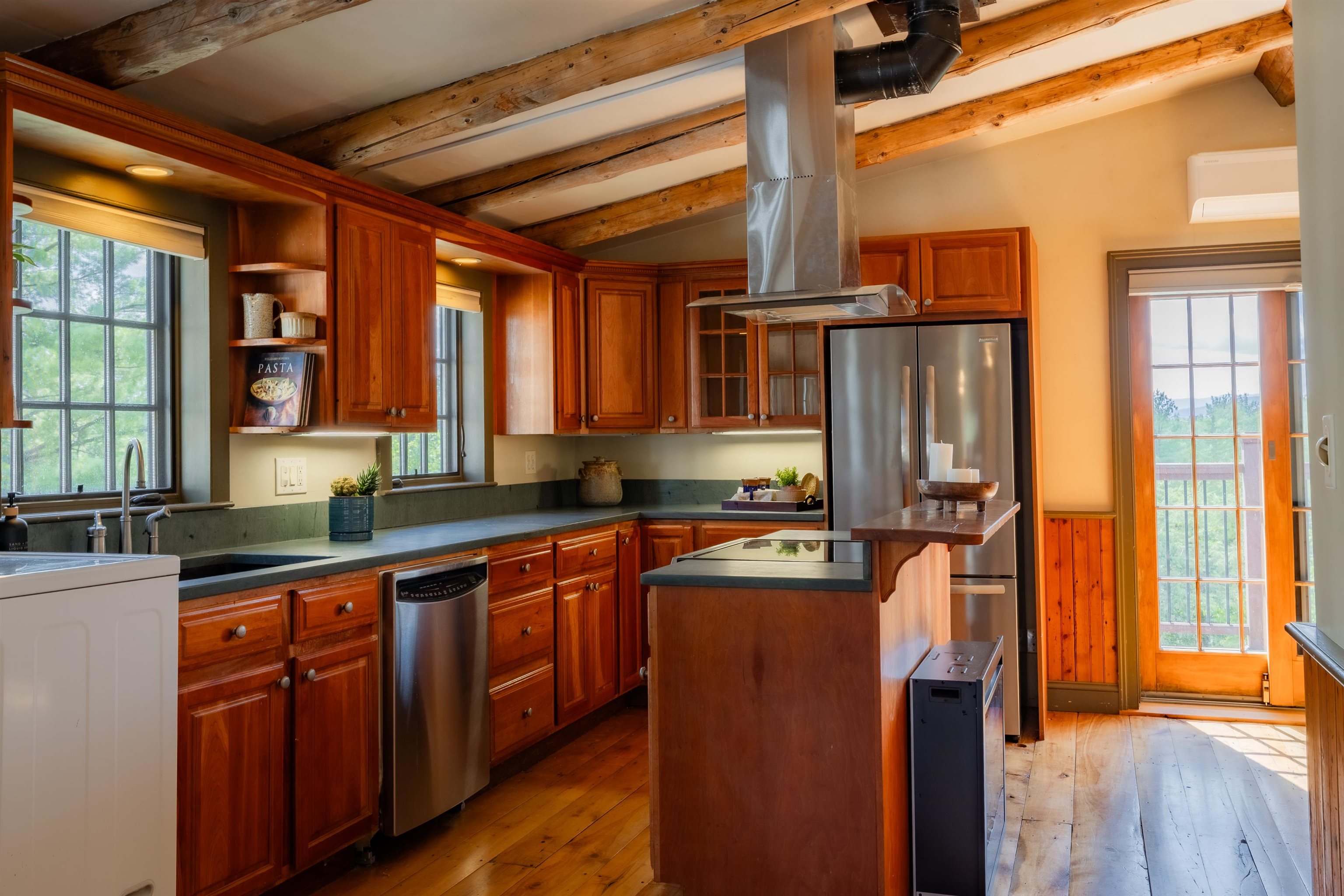 1576 Ferry Road photo 58