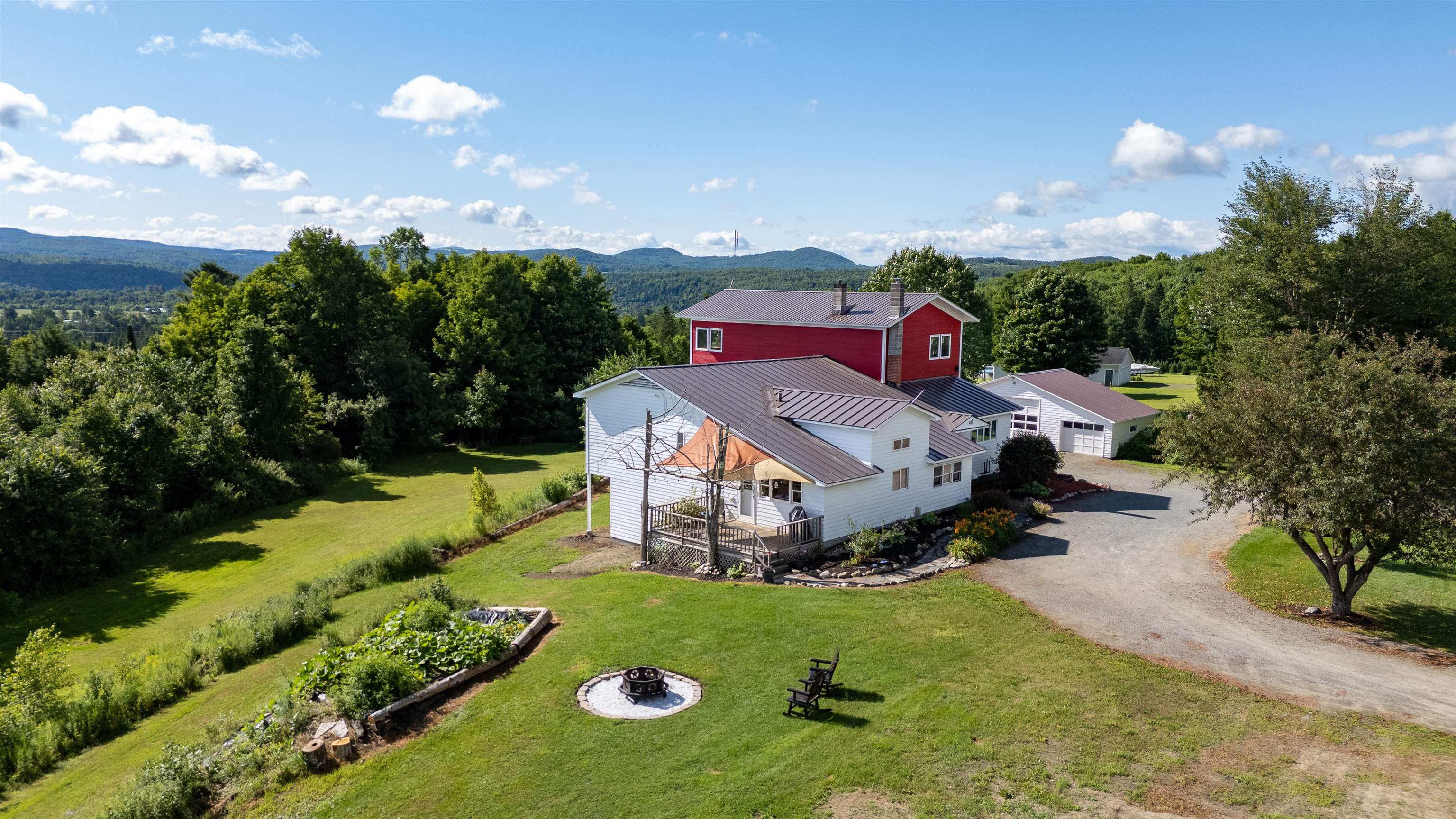 Single Family in Hardwick VT