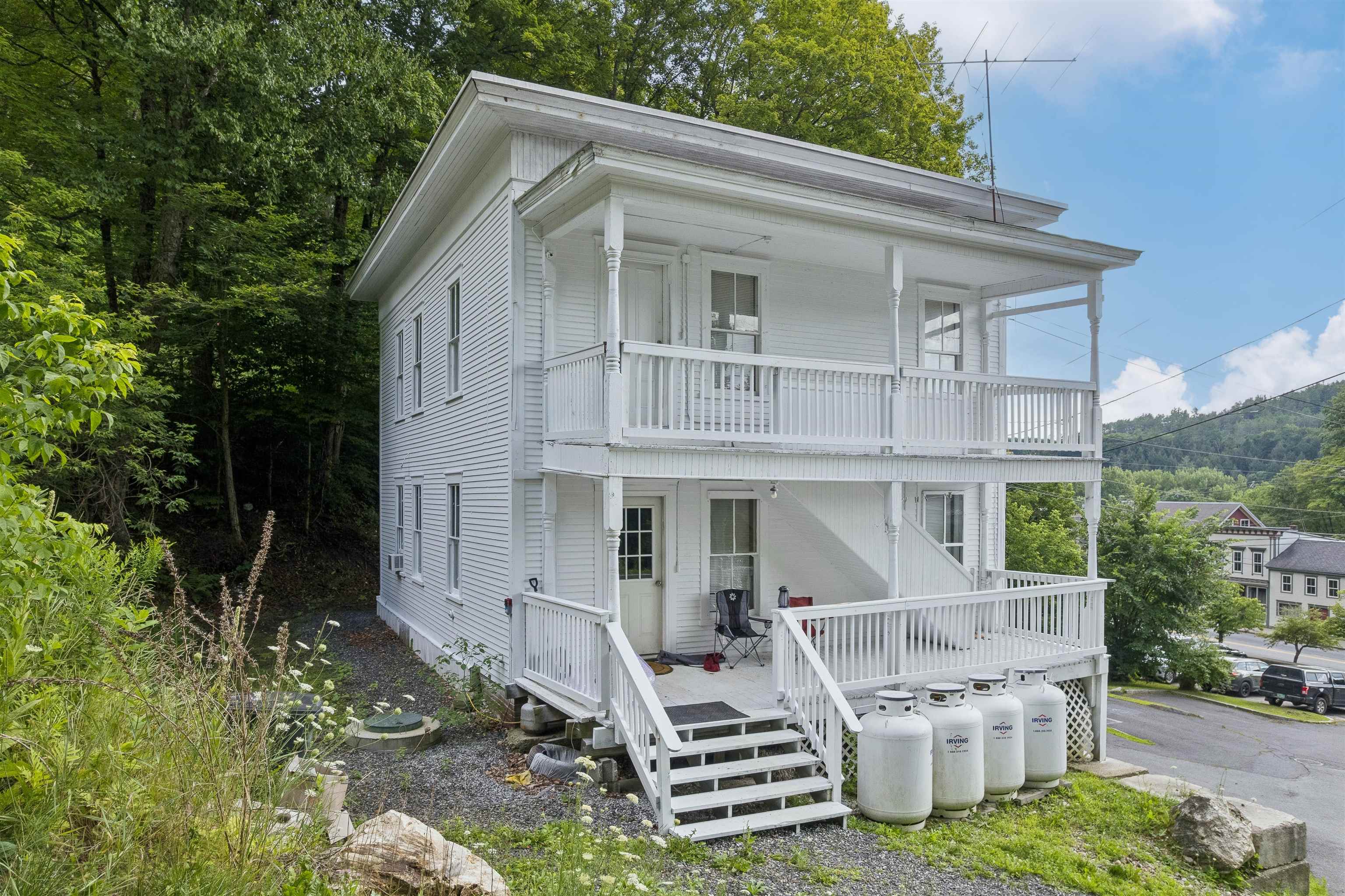 30 Densmore Drive photo 3