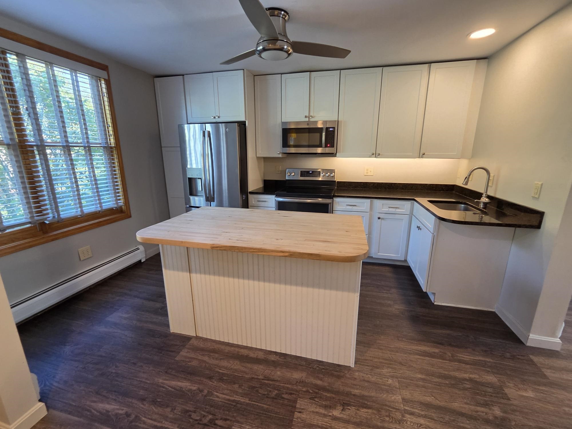 14 Stonehedge Drive photo 3