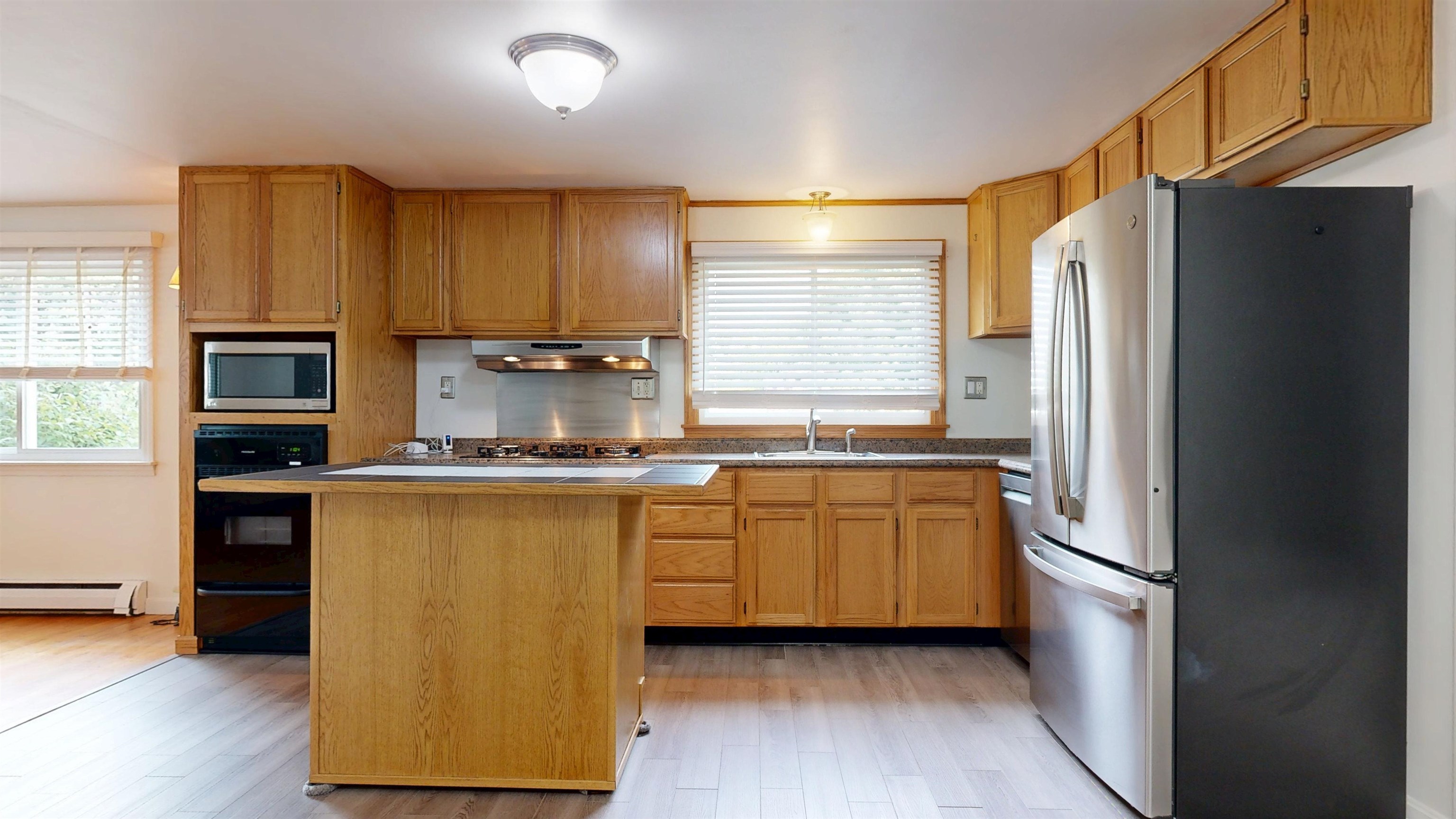 976 North Avenue photo 4