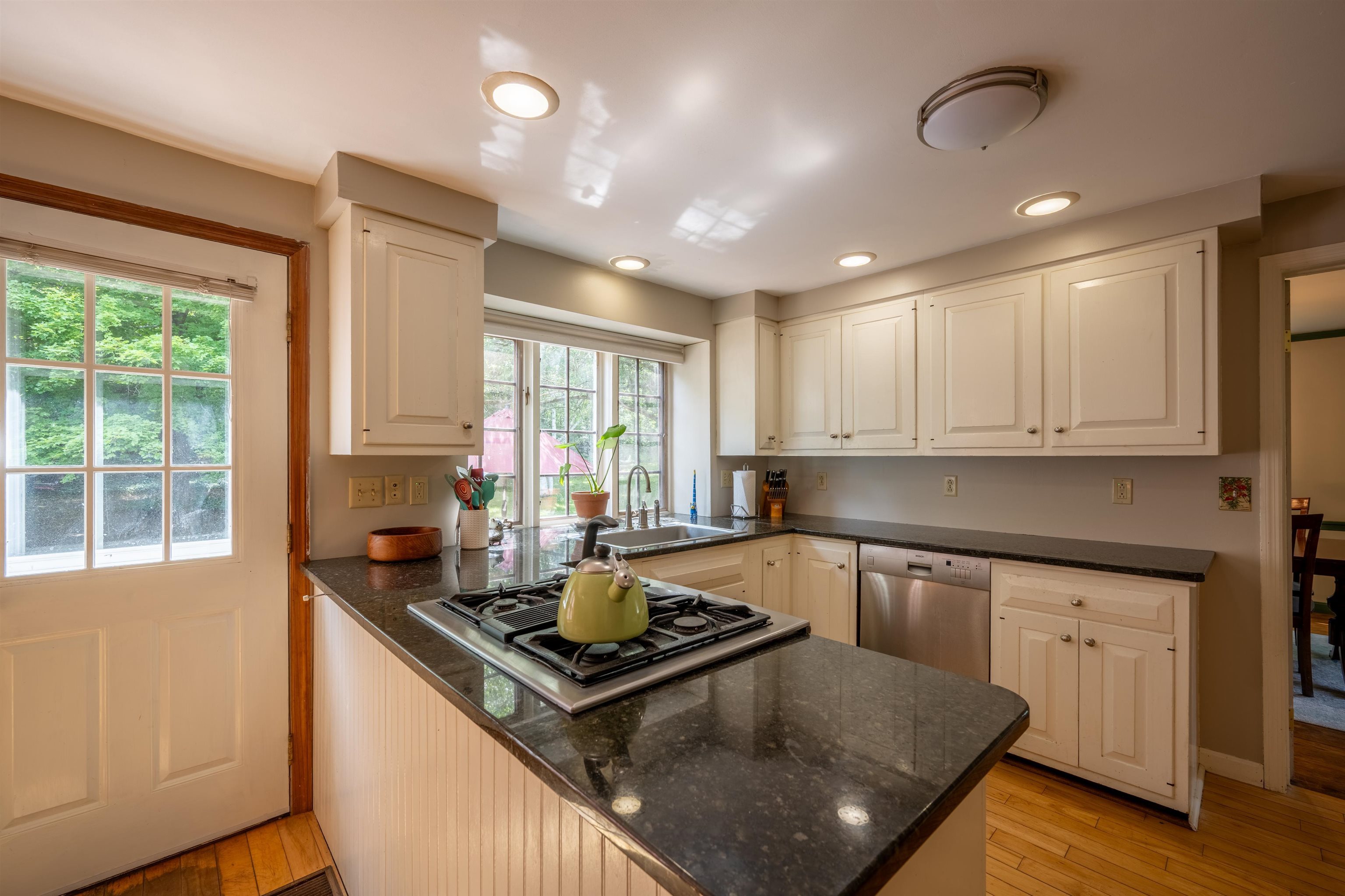 353 Schoolhouse Road photo 10