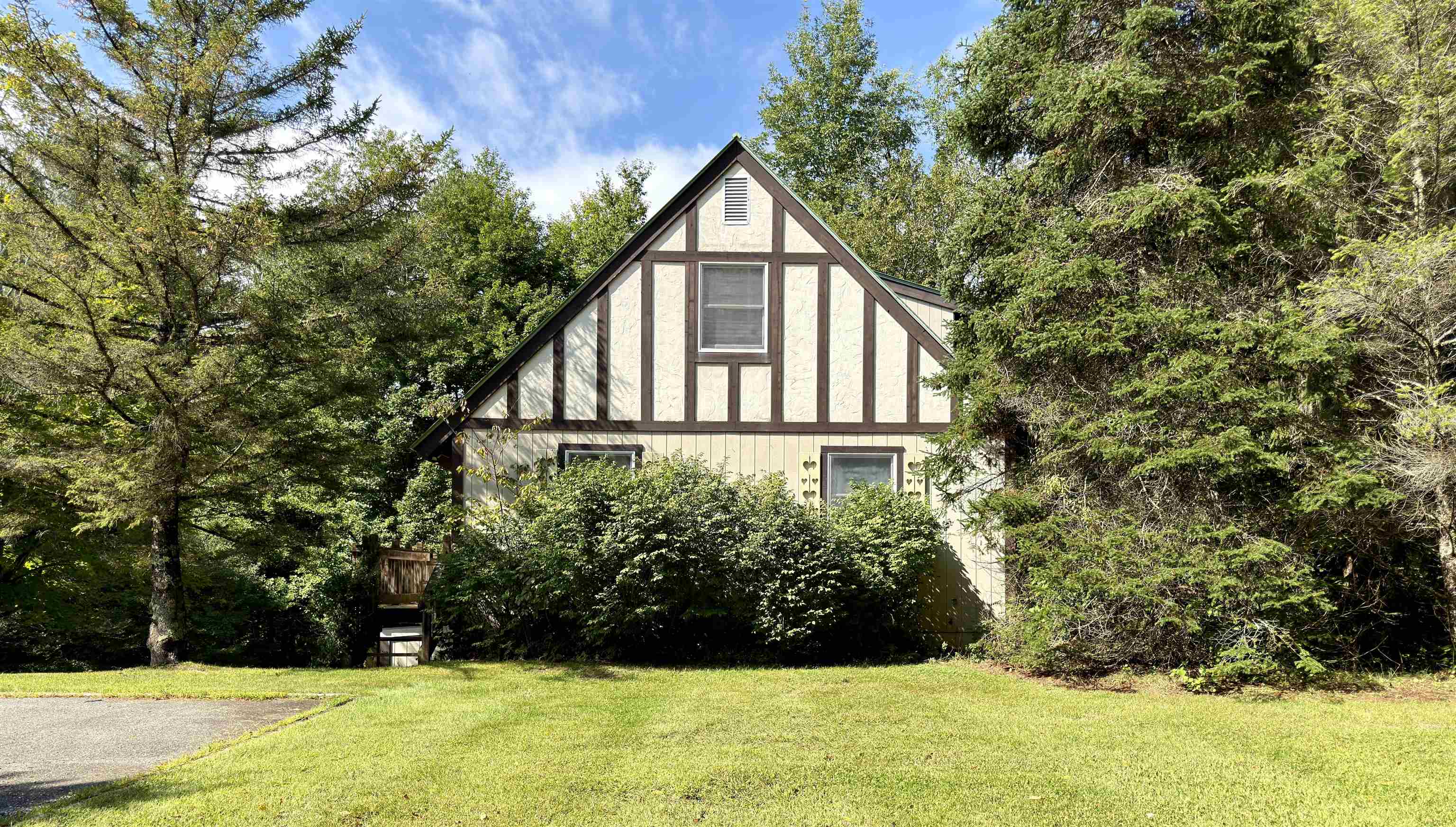 748 Barrows Road photo 30