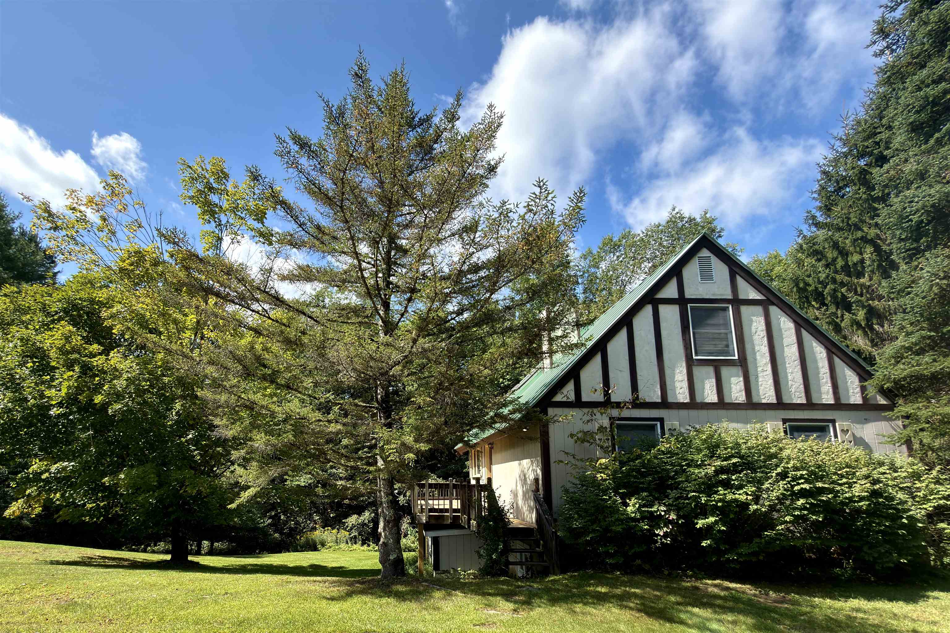 748 Barrows Road photo 31