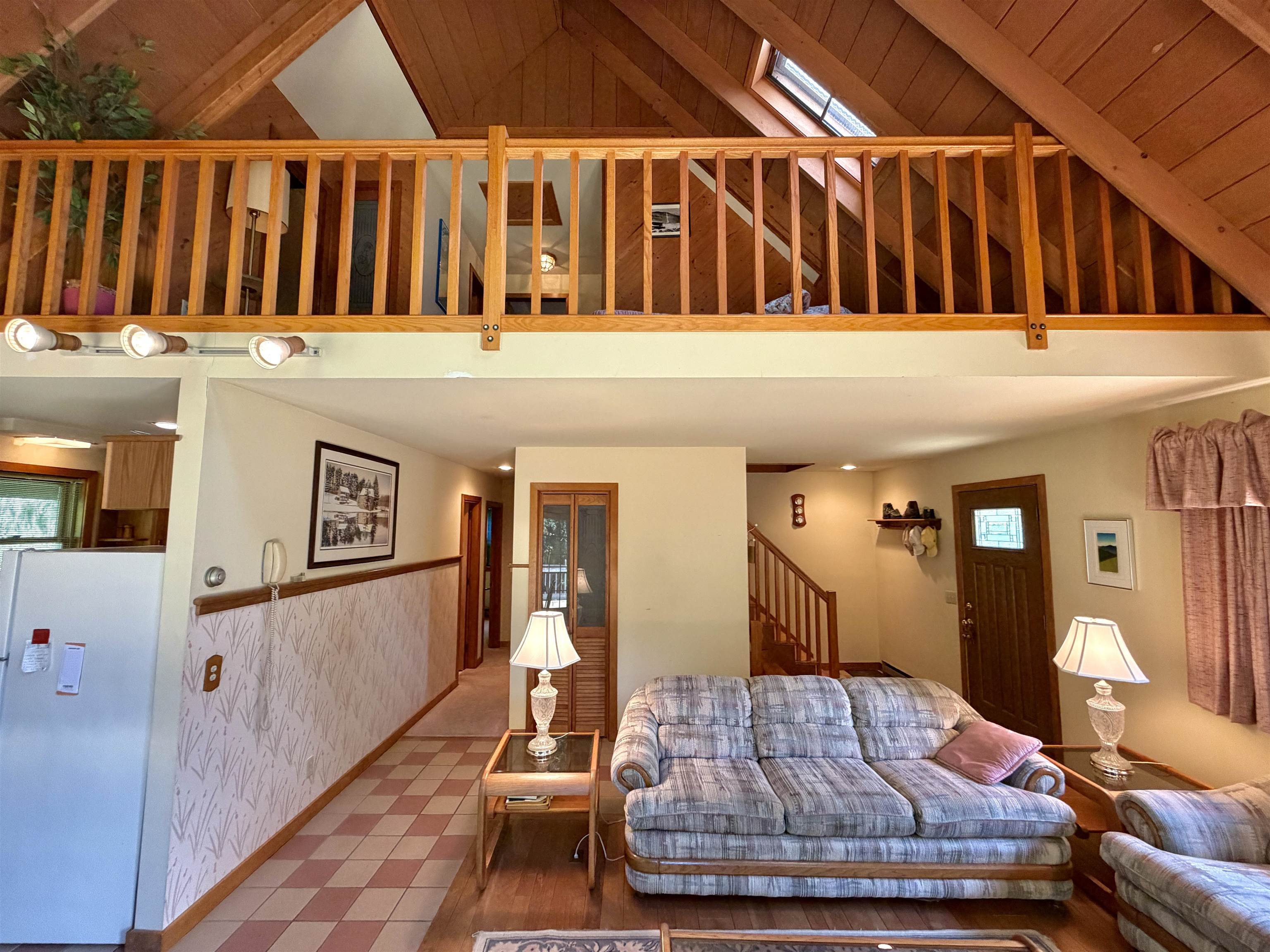748 Barrows Road photo 8