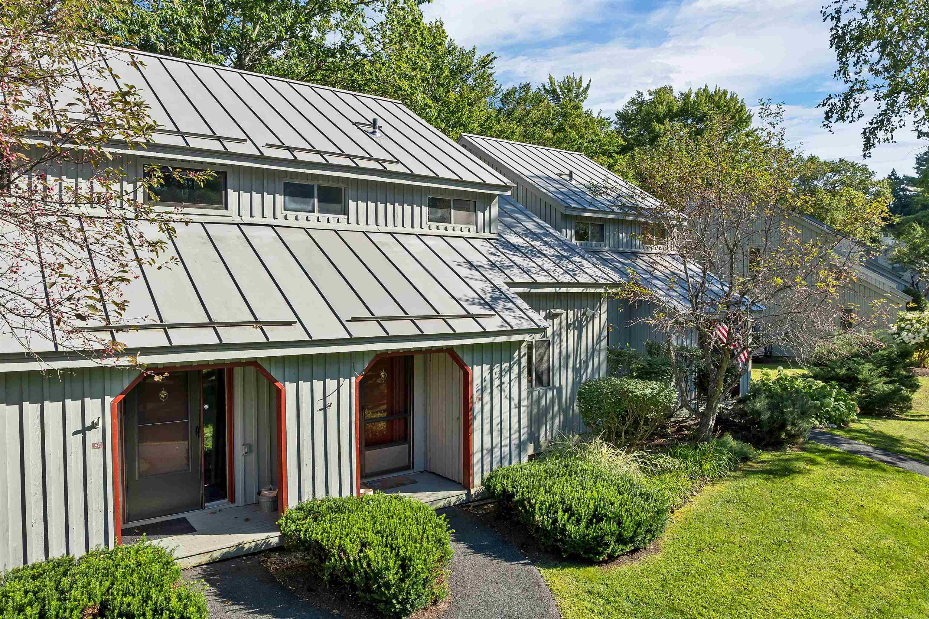 860 Murphys Road photo 1