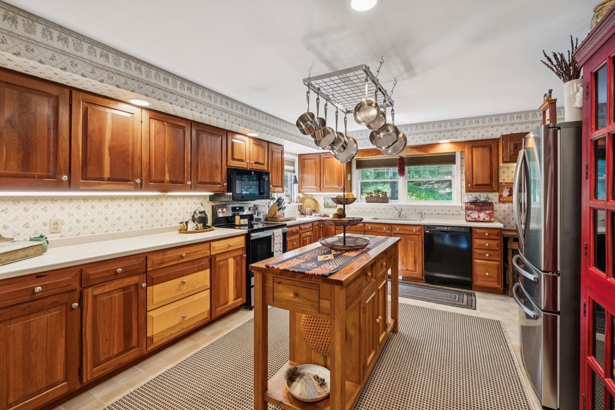 233 Brothers Road photo 11