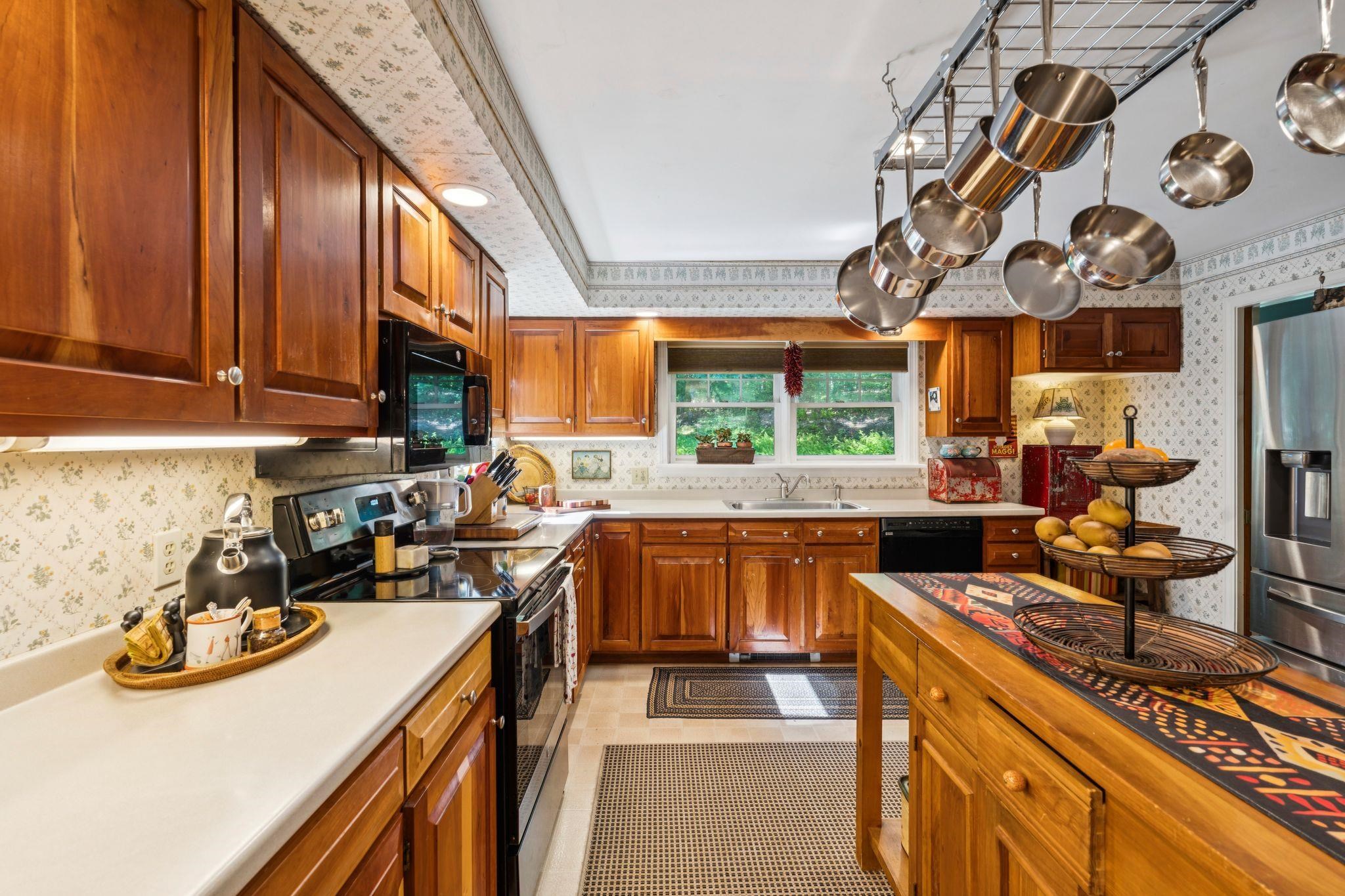 233 Brothers Road photo 12